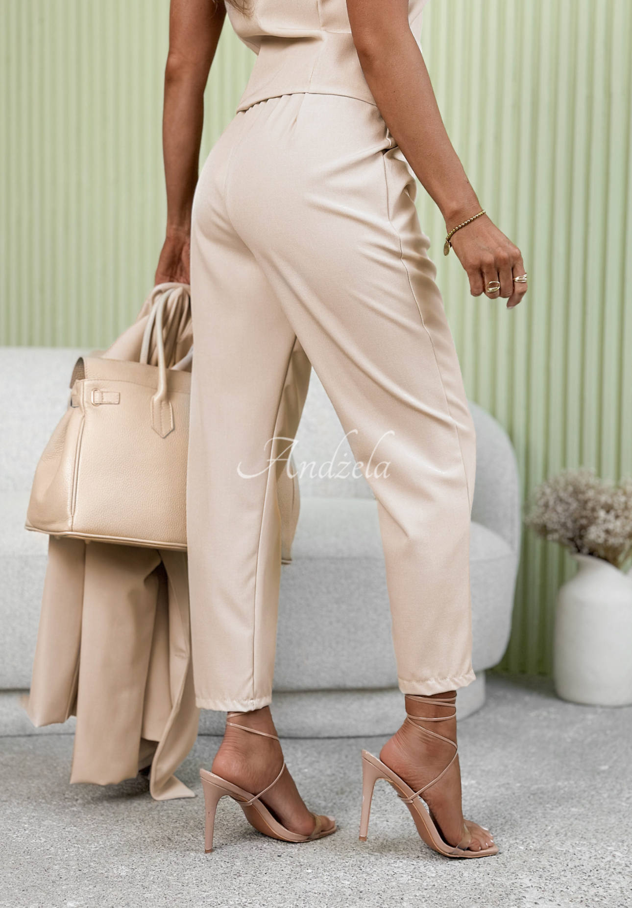 Elegant cigarette pants with Cordelia belt, beige