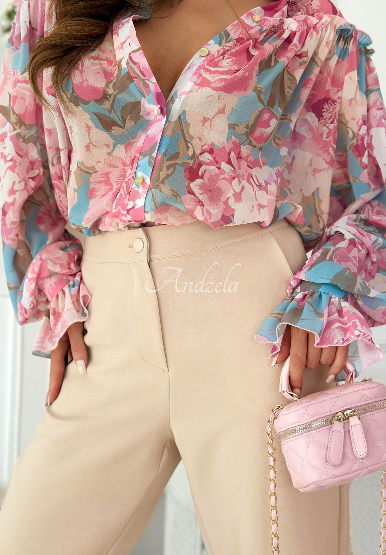 Elegant Laura beige viscose cigarette pants