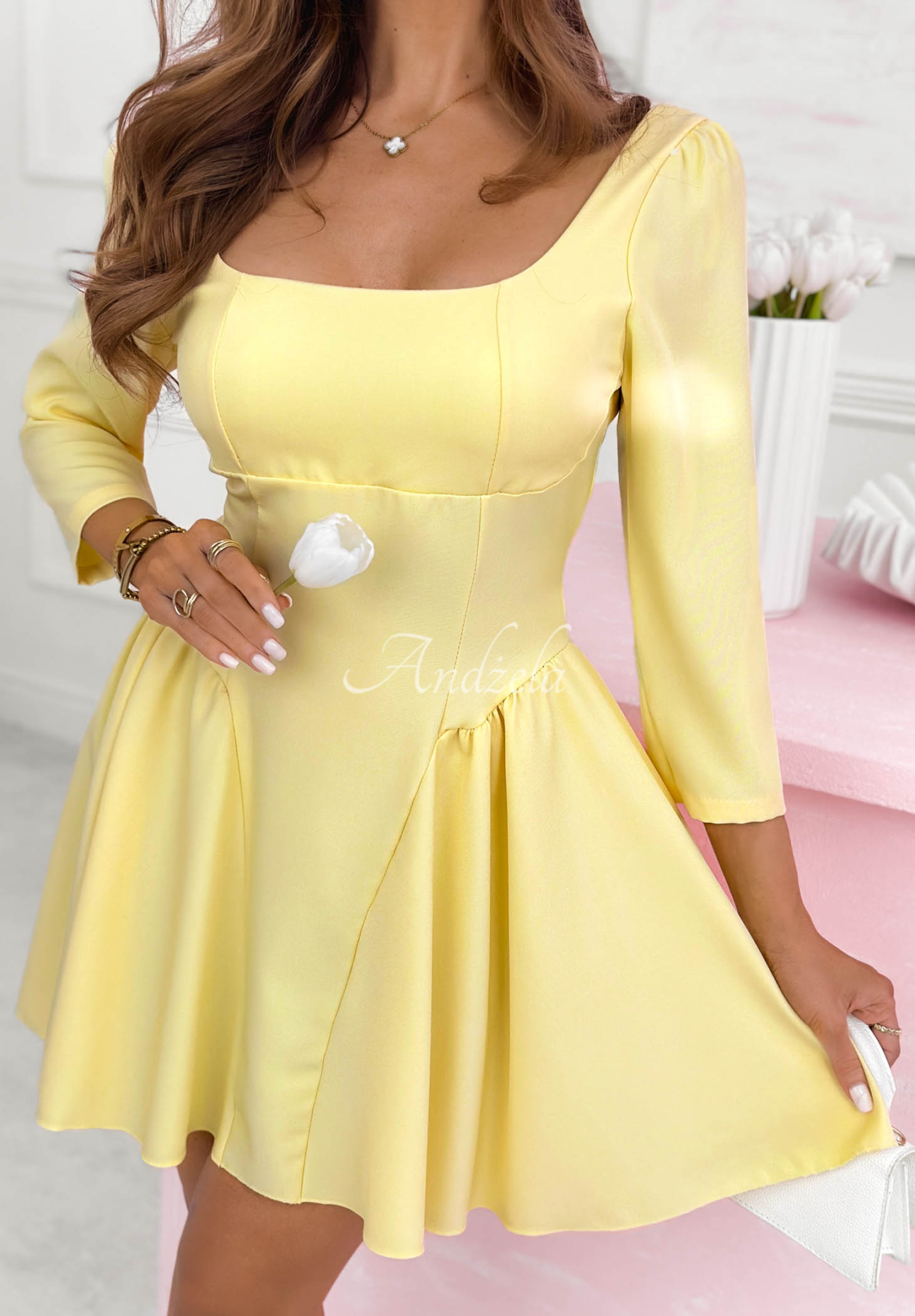 Rozkloszowana sukienka mini z kwadratowym dekoltem Good Luck Baby żółta