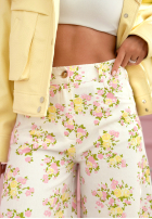 Jeansowa spódnica midi w kwiaty La Flora biała