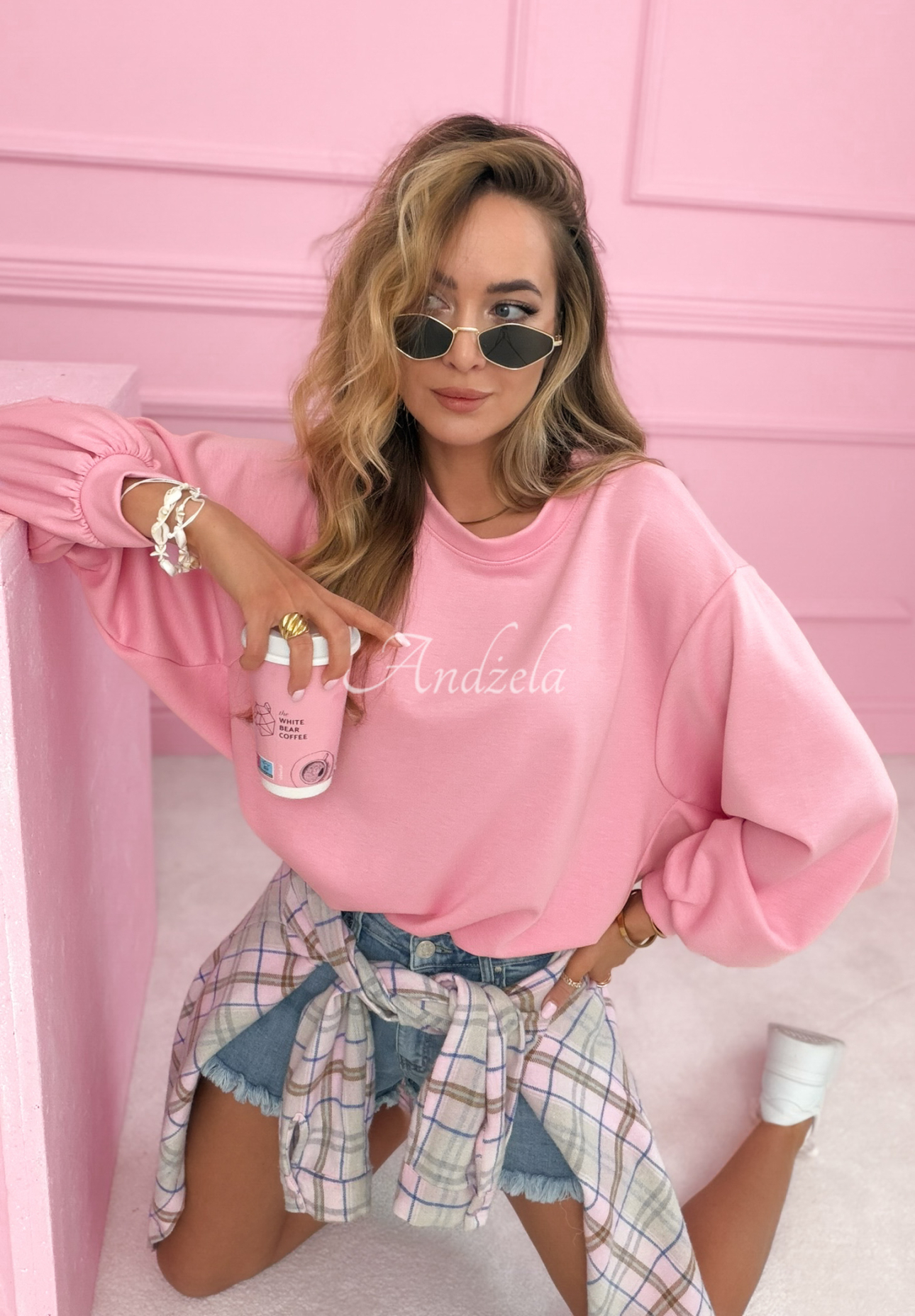Lorraine pink butter-colored sweatshirt with ribbing