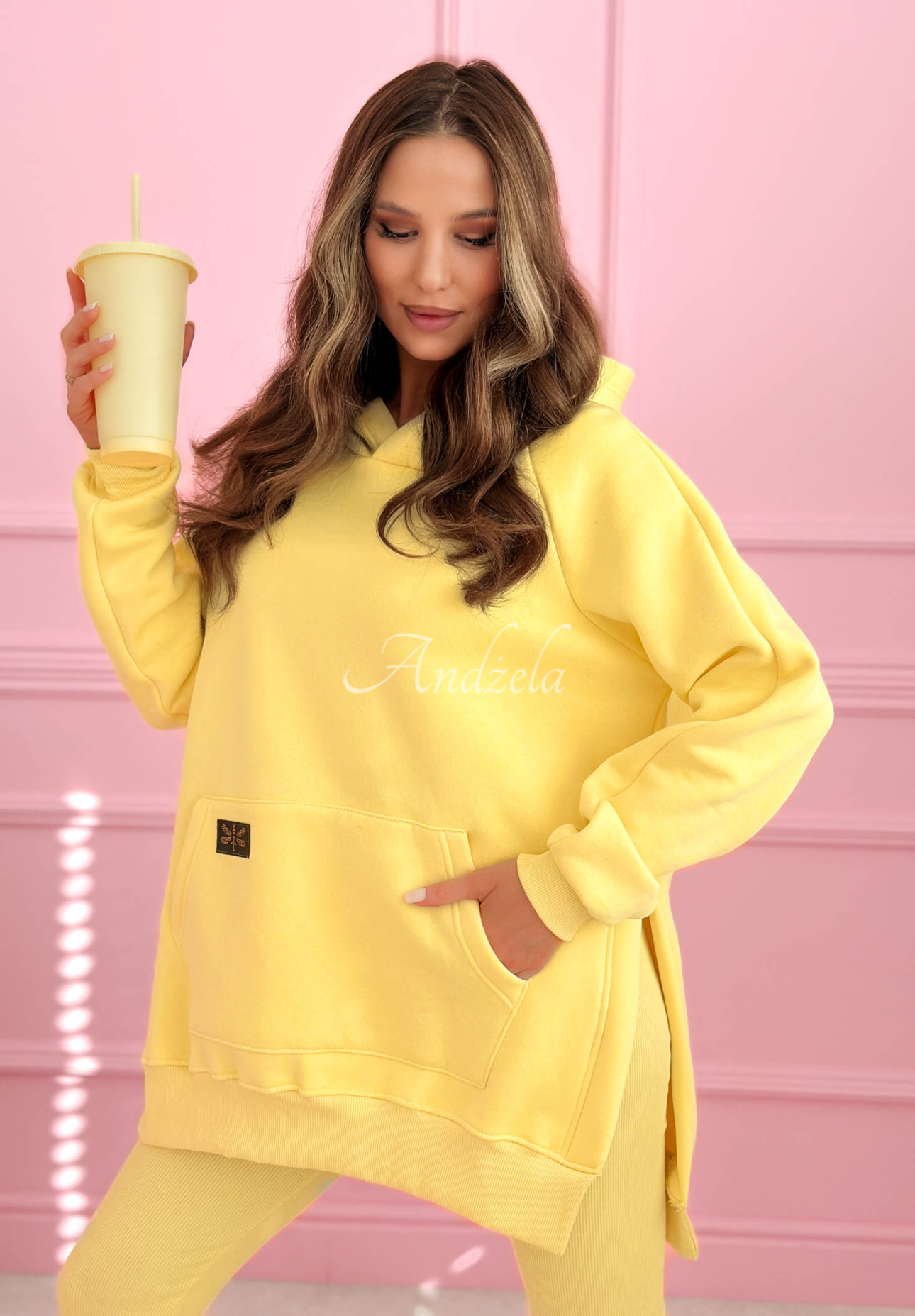 Bluza z kieszenią i kapturem Siempre żółta 