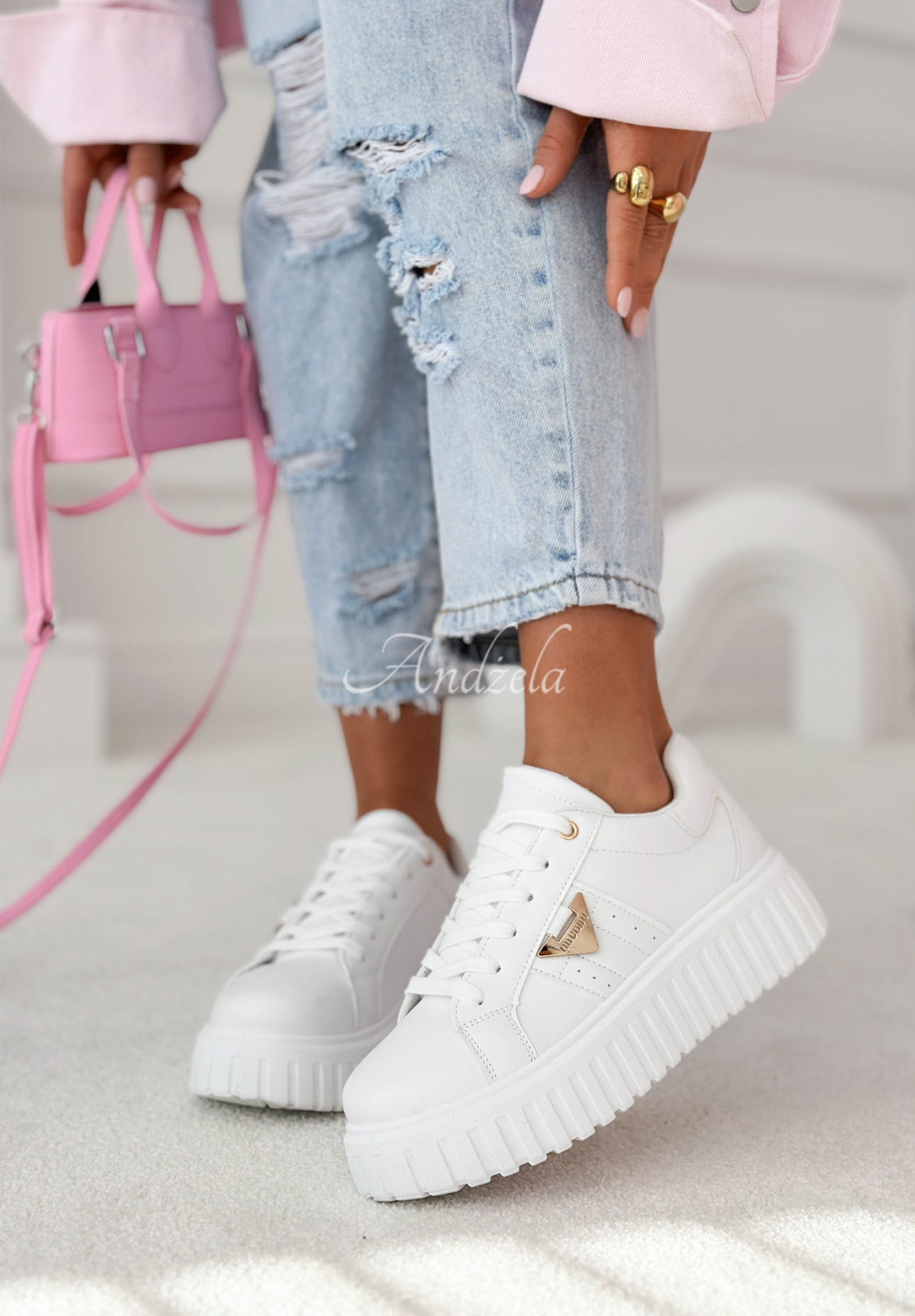 Torvi white sneakers