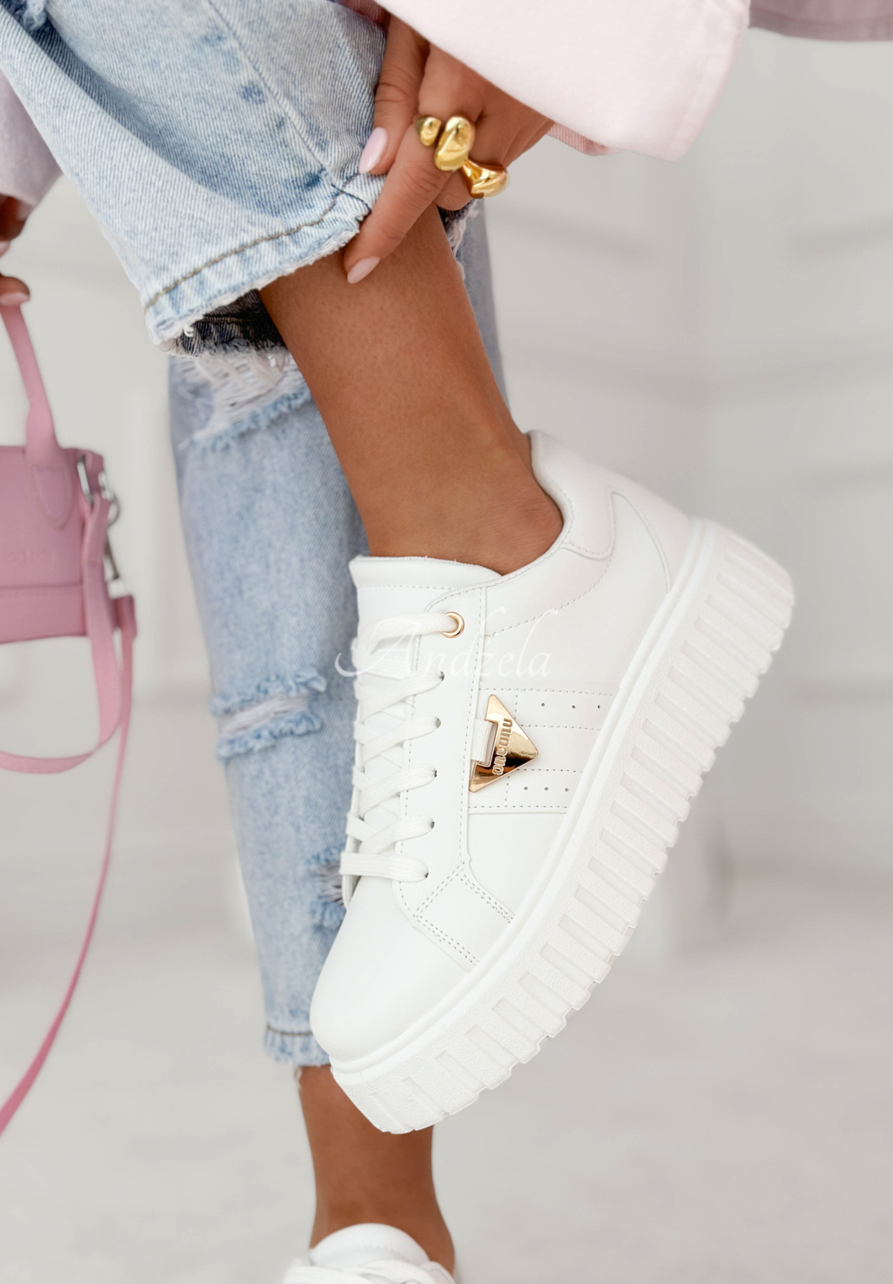 Torvi white sneakers