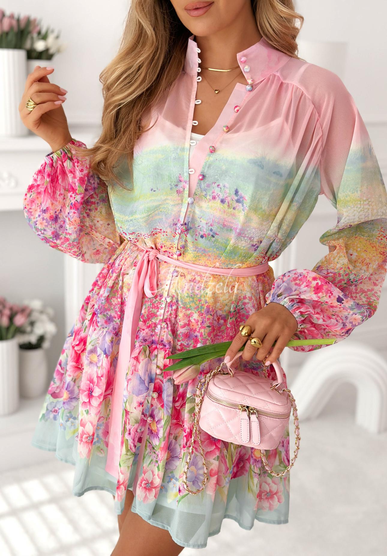 Elegancka sukienka mini w kwiaty Florentia pudrowy róż