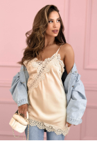 Satynowy top z koronką i asymetrycznym dołem Seductive Lace waniliowy