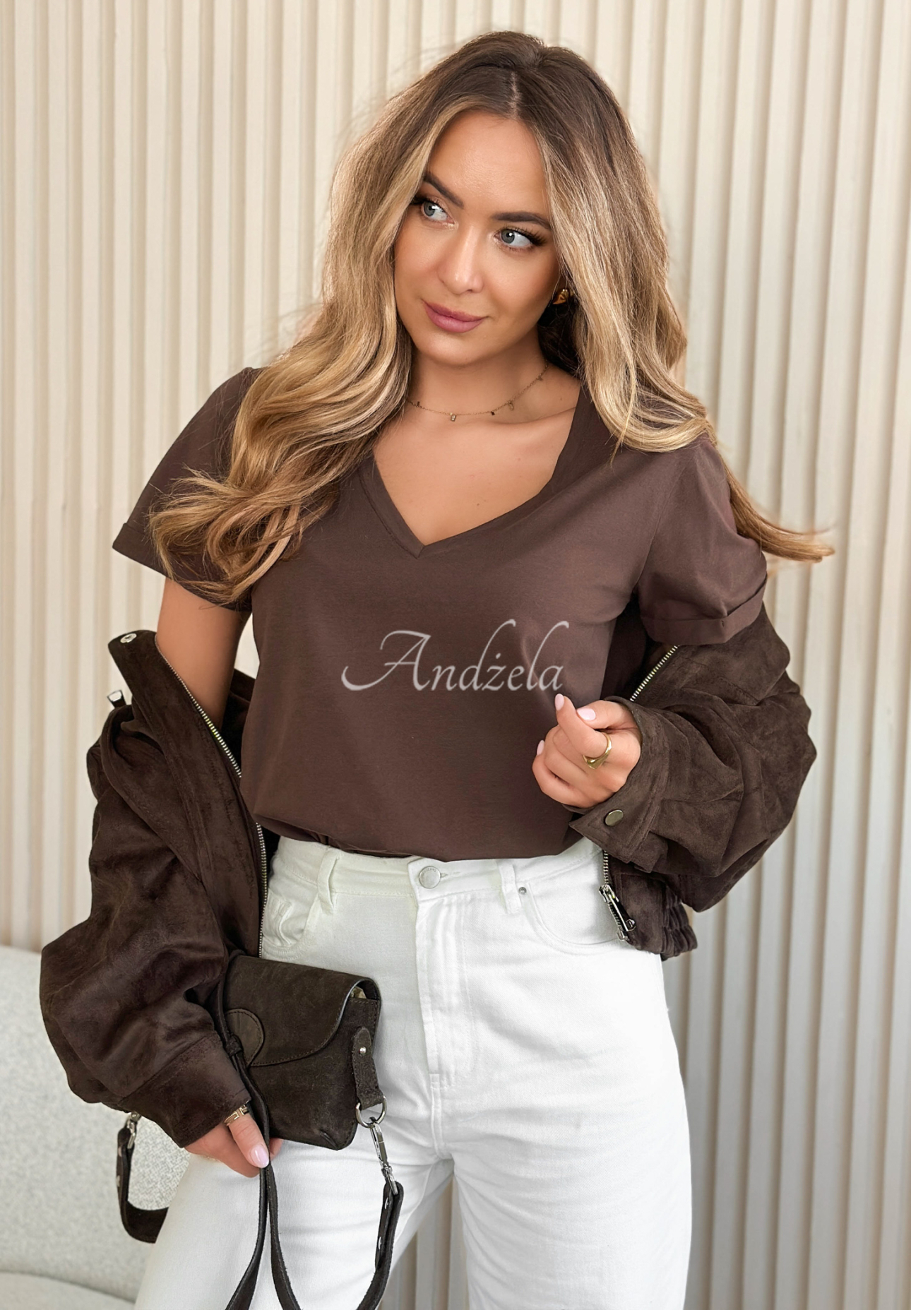 Bawełniany t-shirt z dekoltem Mariella czekoladowy