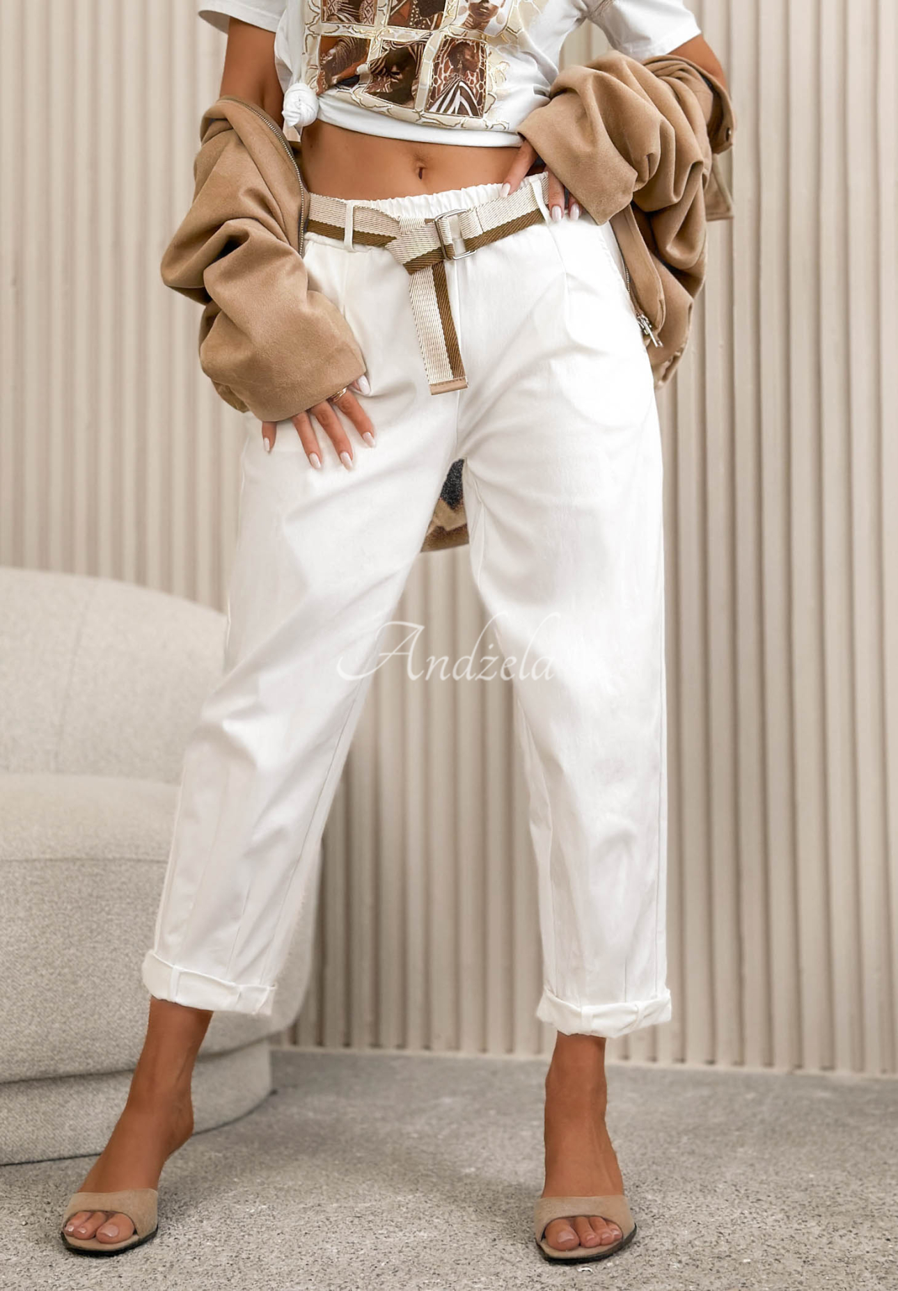 Riviera Escape ecru viscose mom-fit pants with a belt