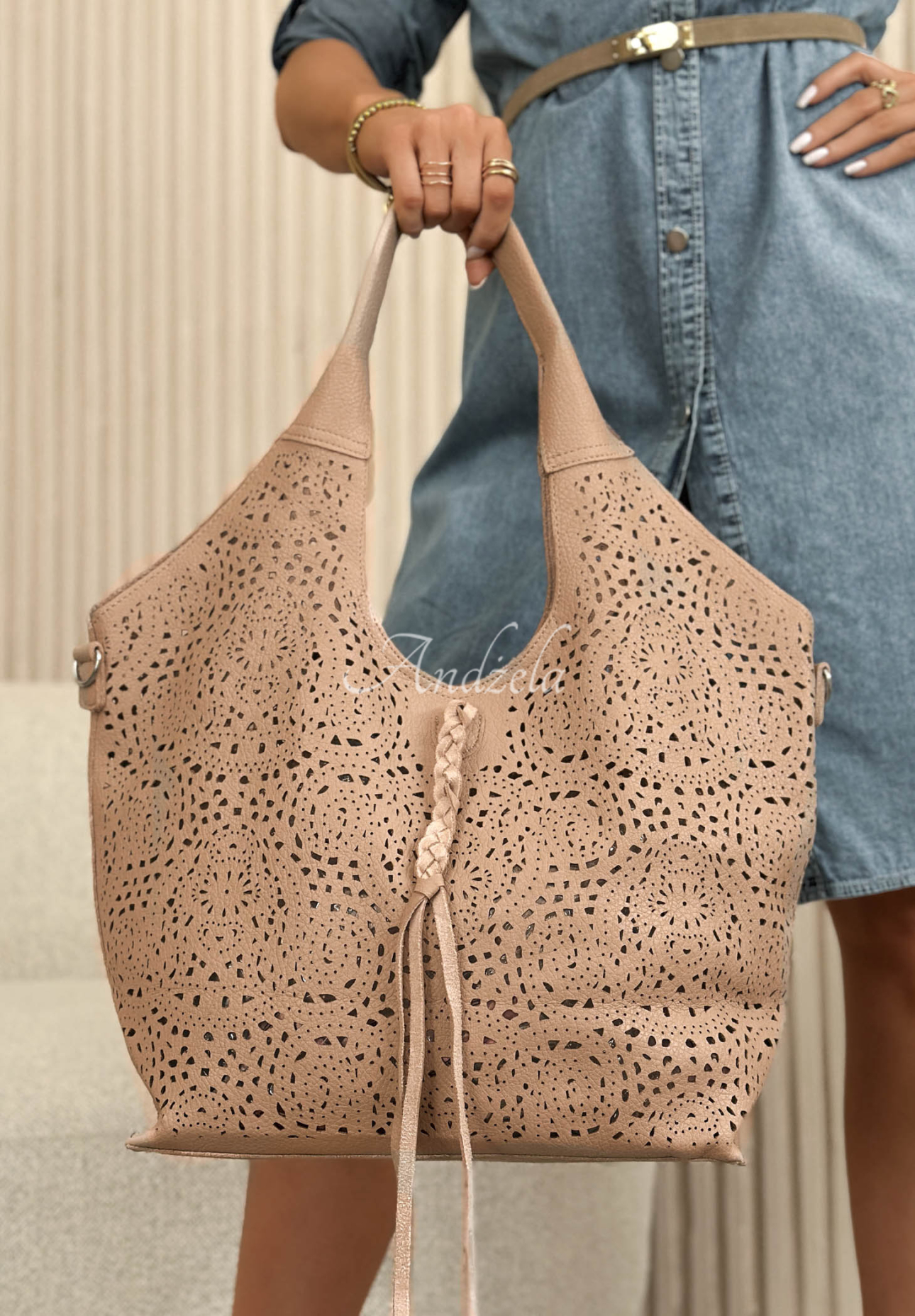 Skórzana ażurowa torebka Muriel beżowa