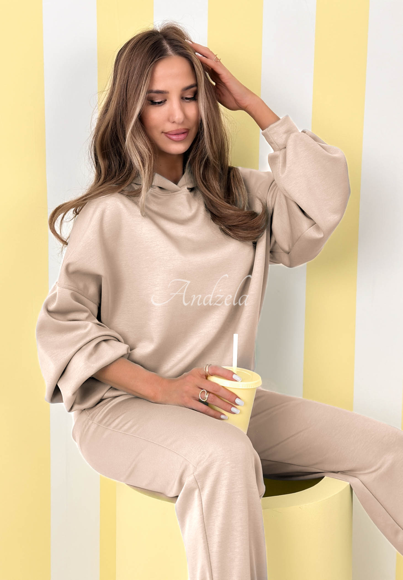 Komplet dresowy Remember About You beżowy