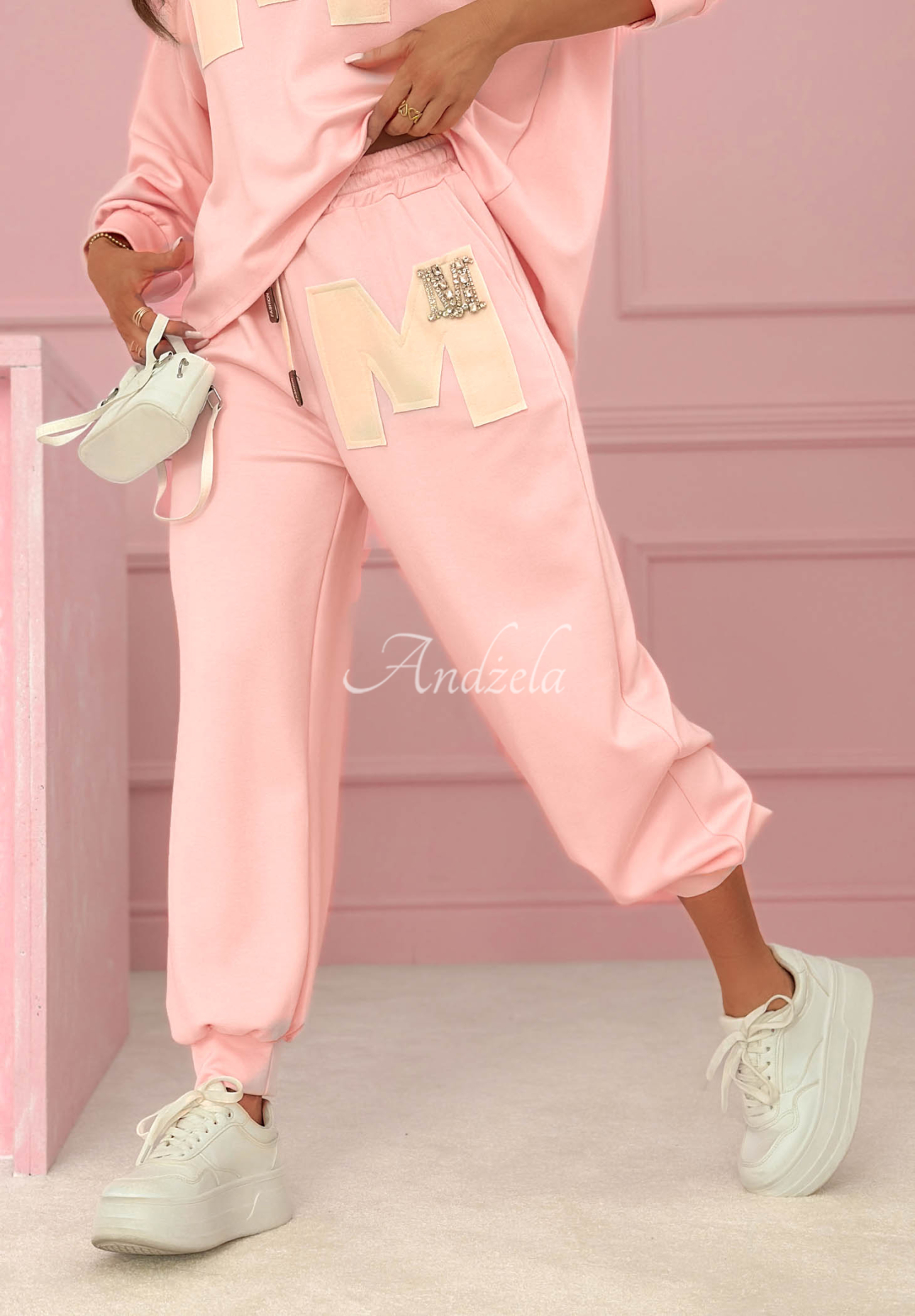 Wiskozowe spodnie dresowe Mastermind pudrowy róż