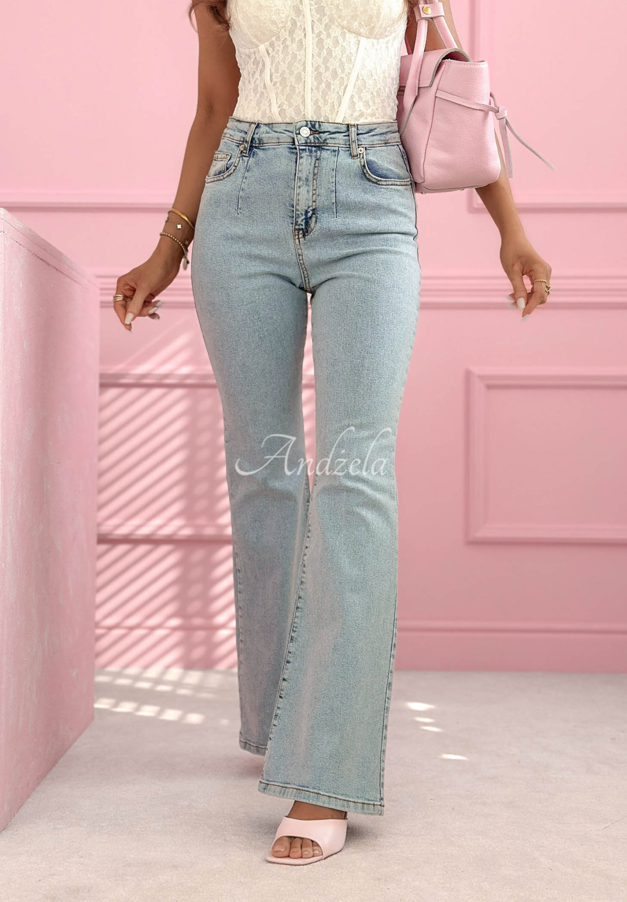 Spodnie jeansowe dzwony Estrid jasnoniebieskie