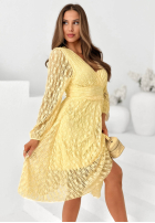 Koronkowa sukienka z marszczoną talią Good Moment żółta