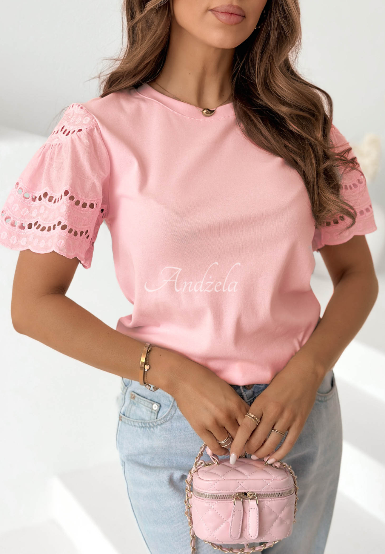 T-shirt z ażurowymi rękawkami Maritta pudrowy róż