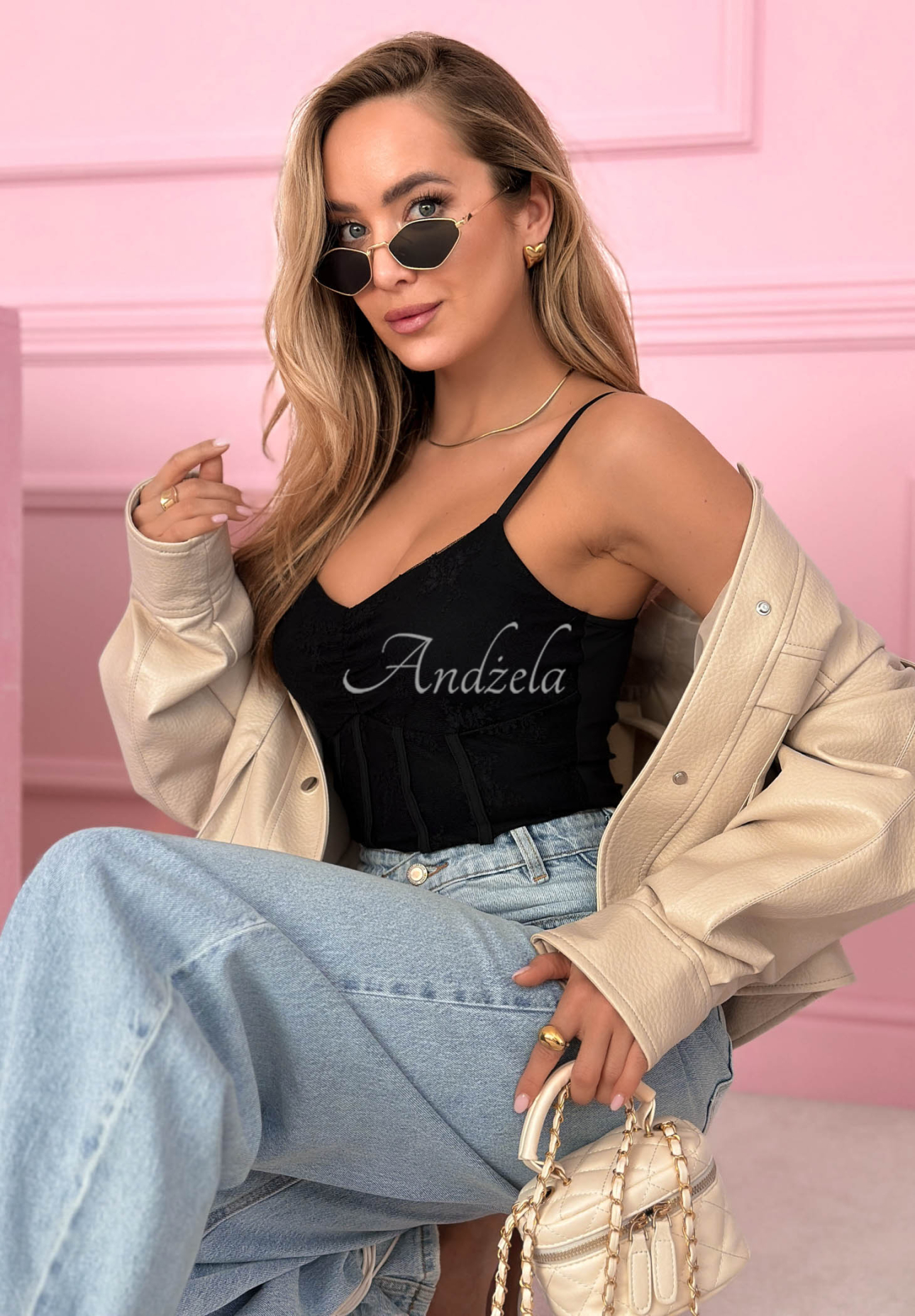 Gorsetowy top na ramiączkach Hello Beautiful czarny