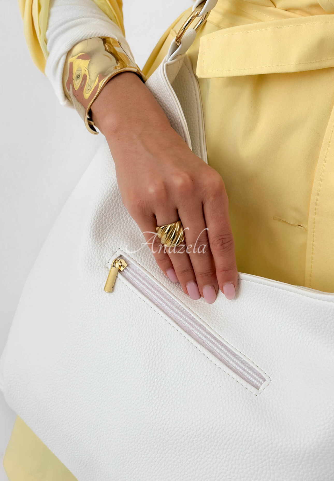 Arlette ecru leather handbag with keychain