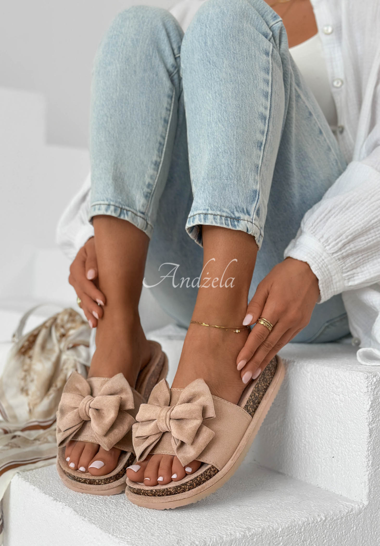 Ismeralda Beige Flip-Flops with a Bow