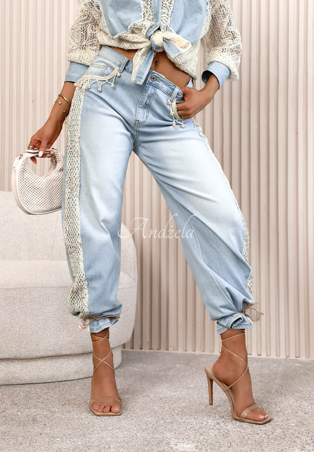 Spodnie jeansowe mom fit z koronką Seaside Dream jasnoniebieskie