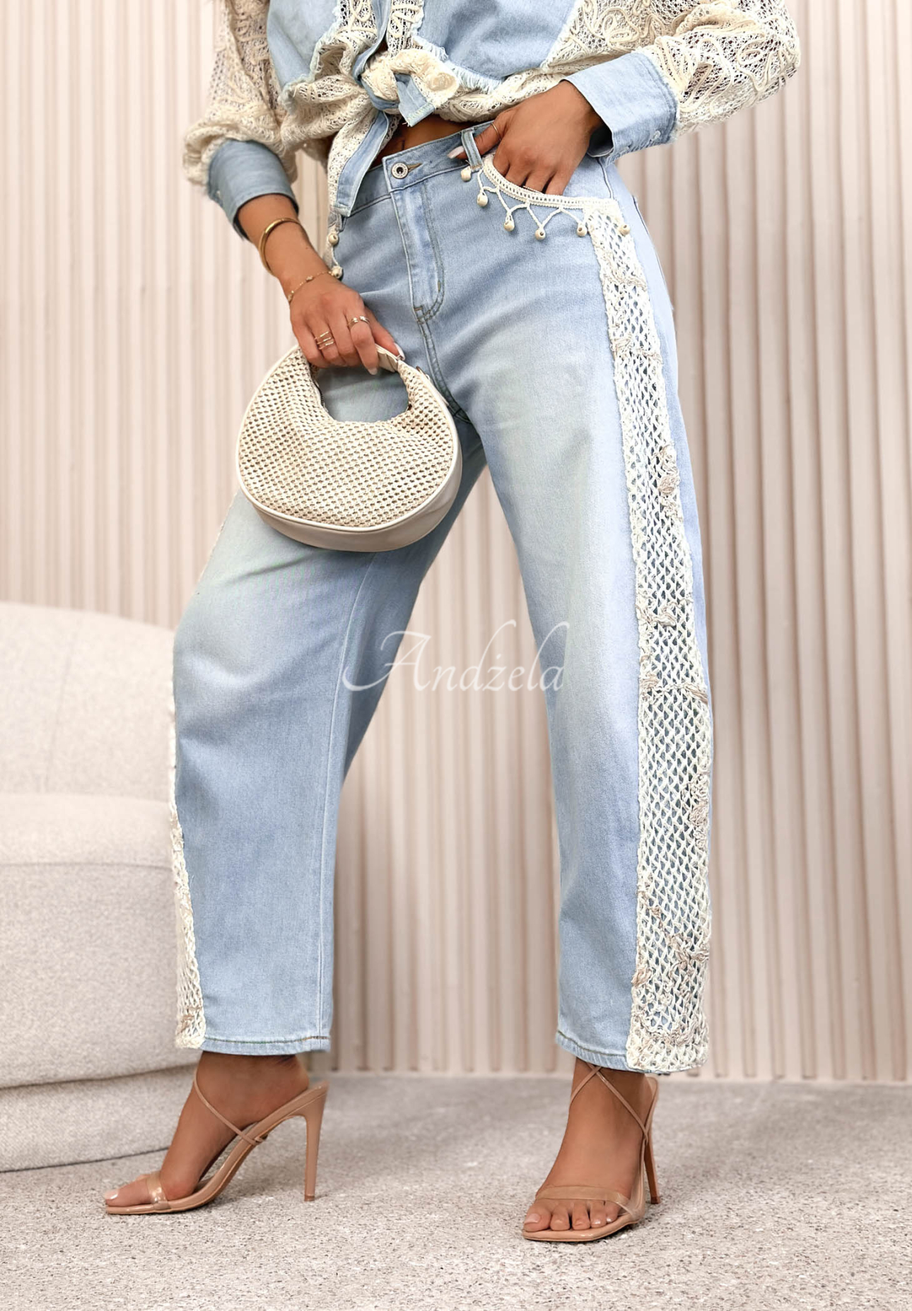 Spodnie jeansowe mom fit z koronką Seaside Dream jasnoniebieskie