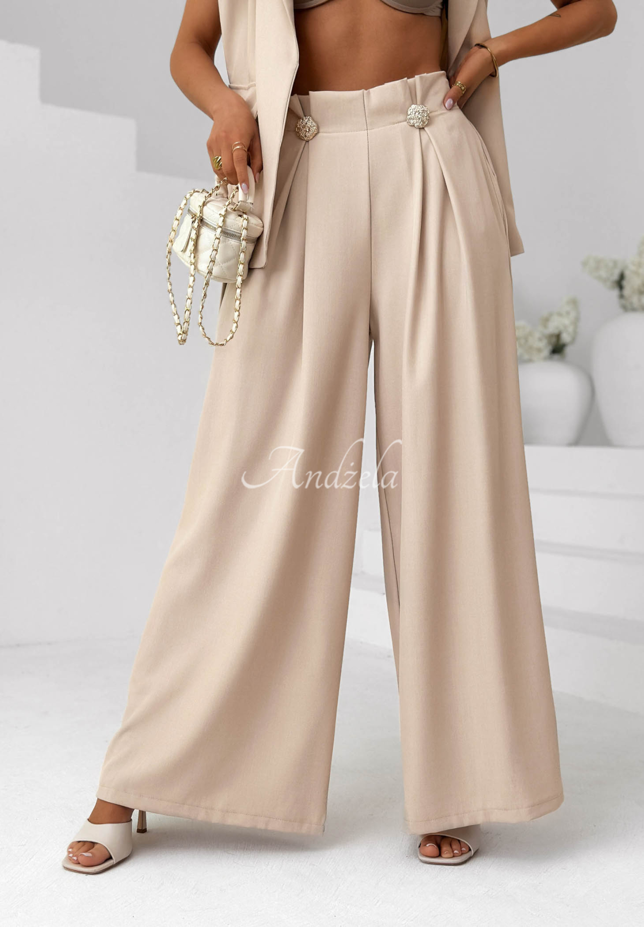 Elegant beige Own The Night vest and pants set
