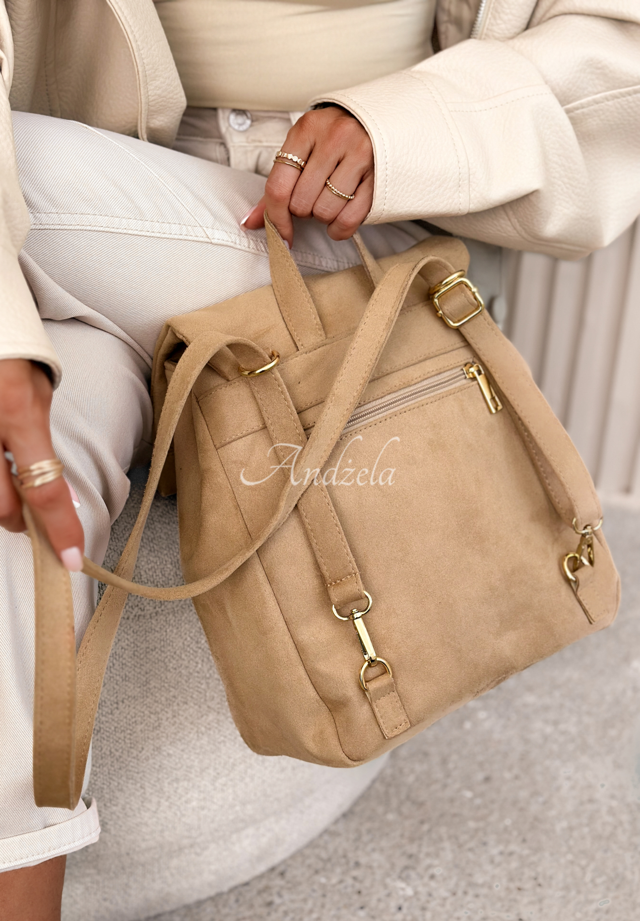 Right On Time suede backpack in camel