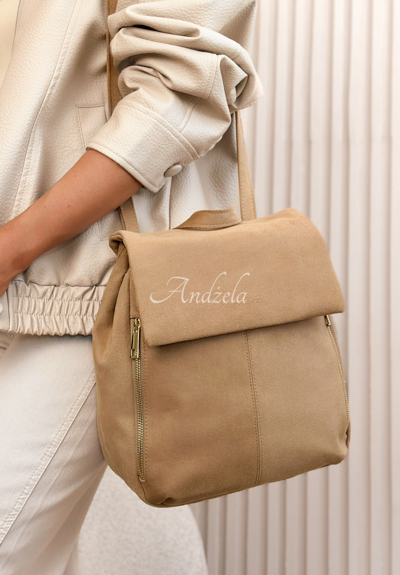Right On Time suede backpack in camel