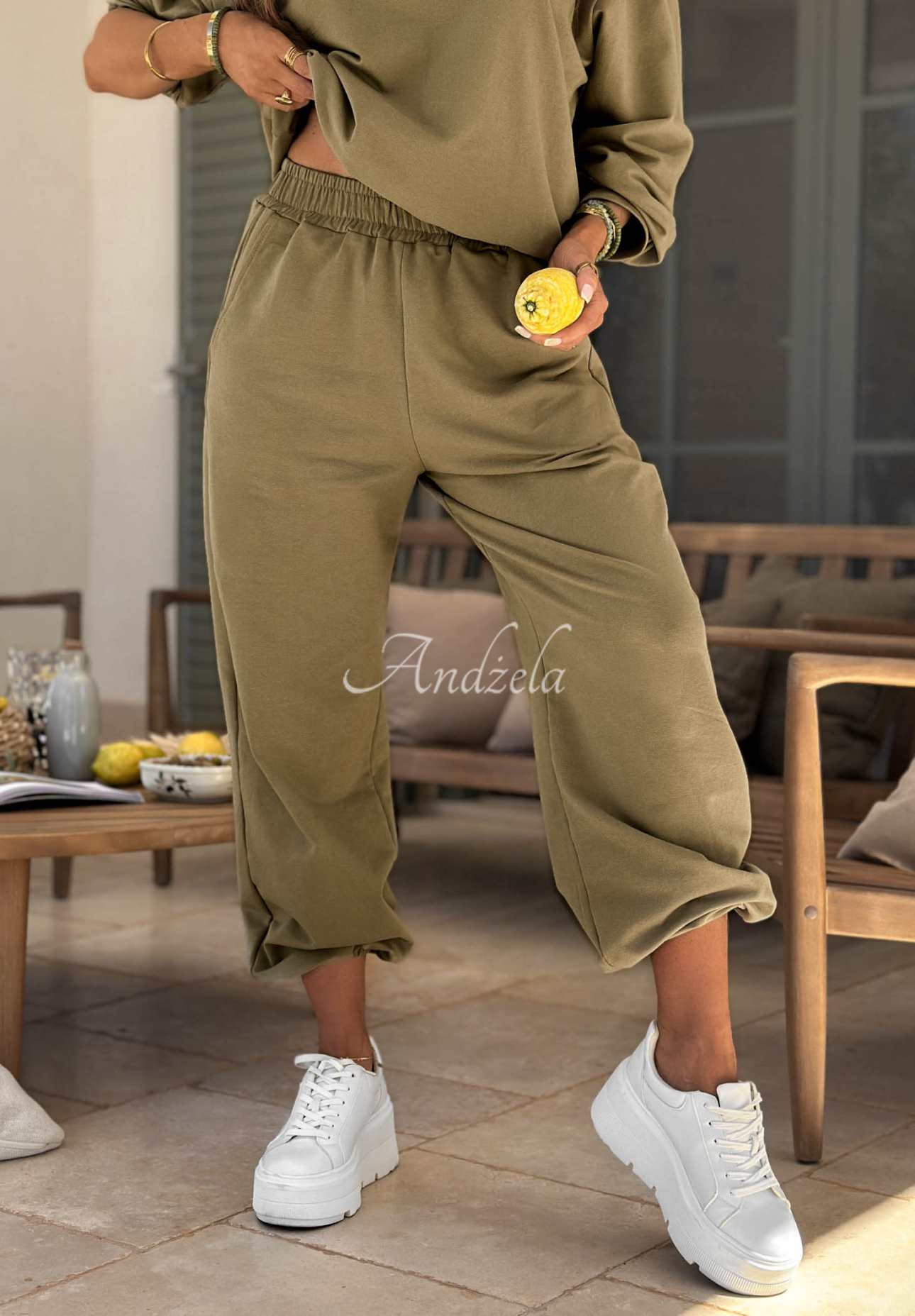 Viva Oliva olive green cotton sweatshirt and sweatpants set