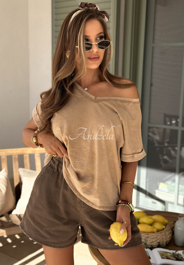 T-shirt z dekoltem Your Own Life camelowy