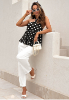 Satynowy top wiązany na szyi w groszki Delphie czarny