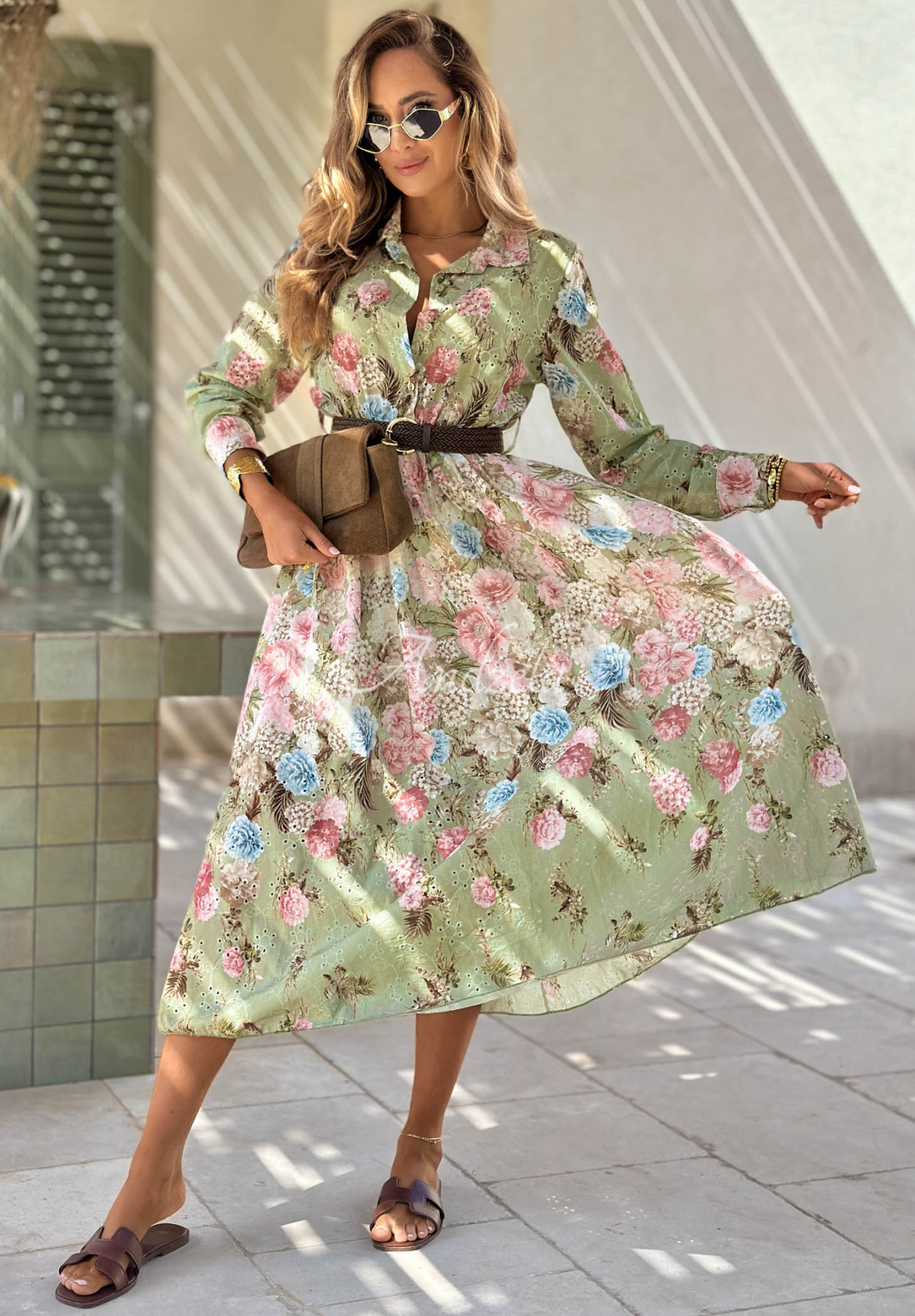 Ażurowa bawełniana sukienka midi w kwiaty Floribella khaki