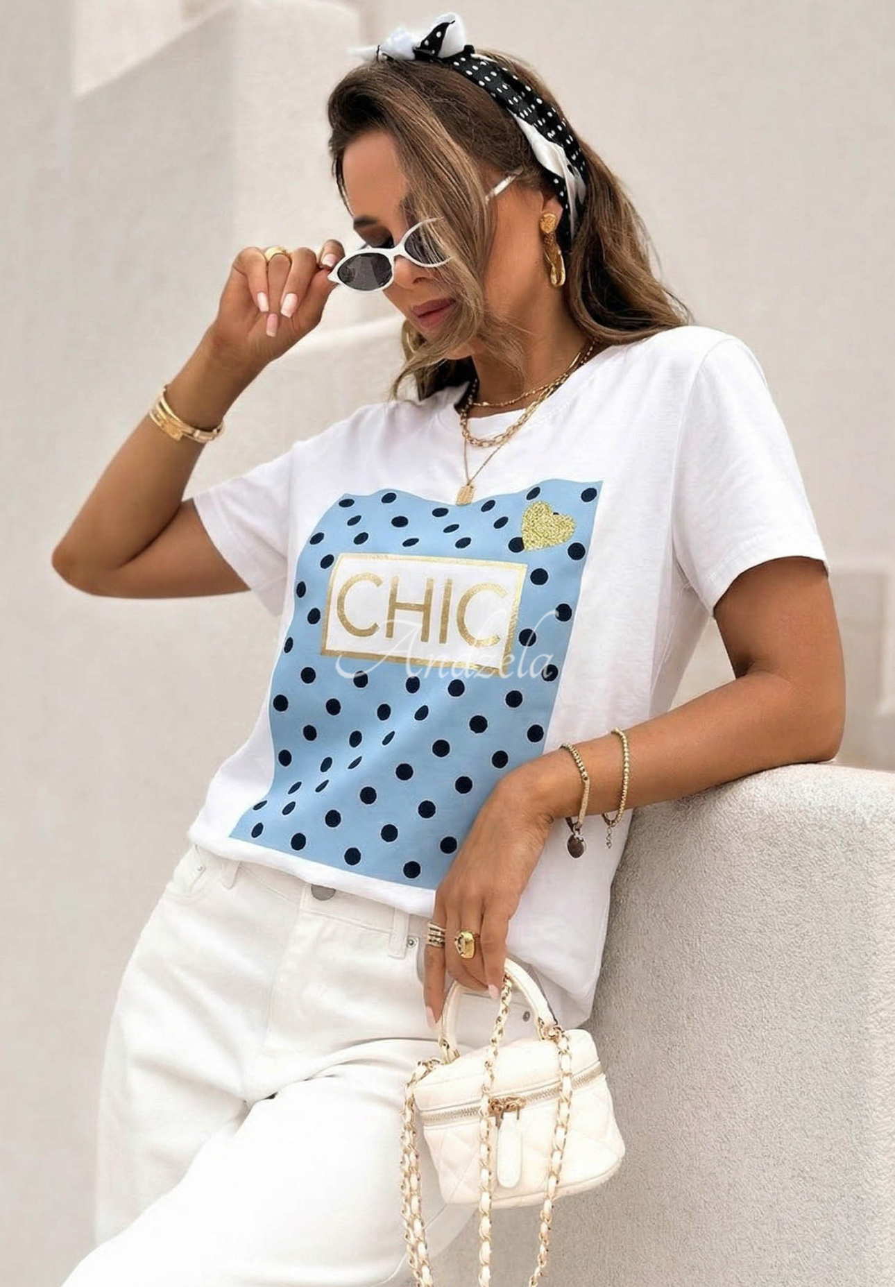 T-shirt z nadrukiem Dotty Chic biało-błękitny