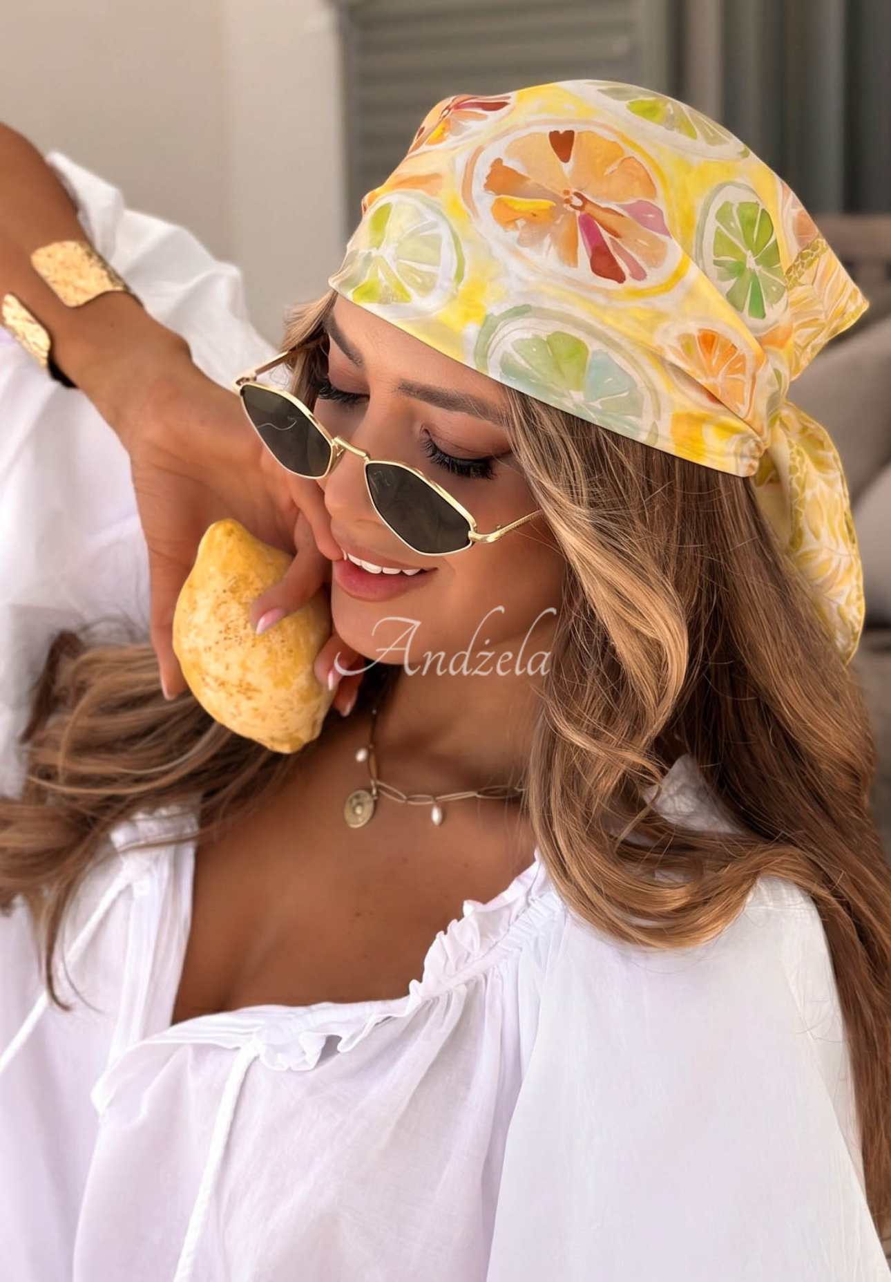 Wiskozowa wzorzysta apaszka w cytrynki Lemon Vibe żółta