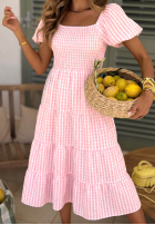 Sukienka midi z bufkami w kratkę Papaya różowa