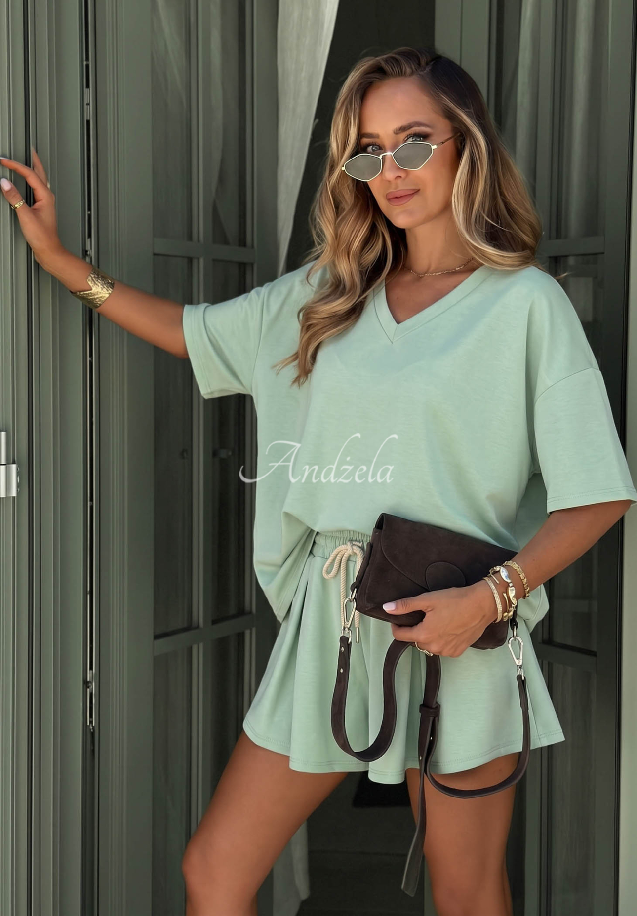 Viscose tracksuit set: "Masełko" T-shirt and shorts in Willy pistachio