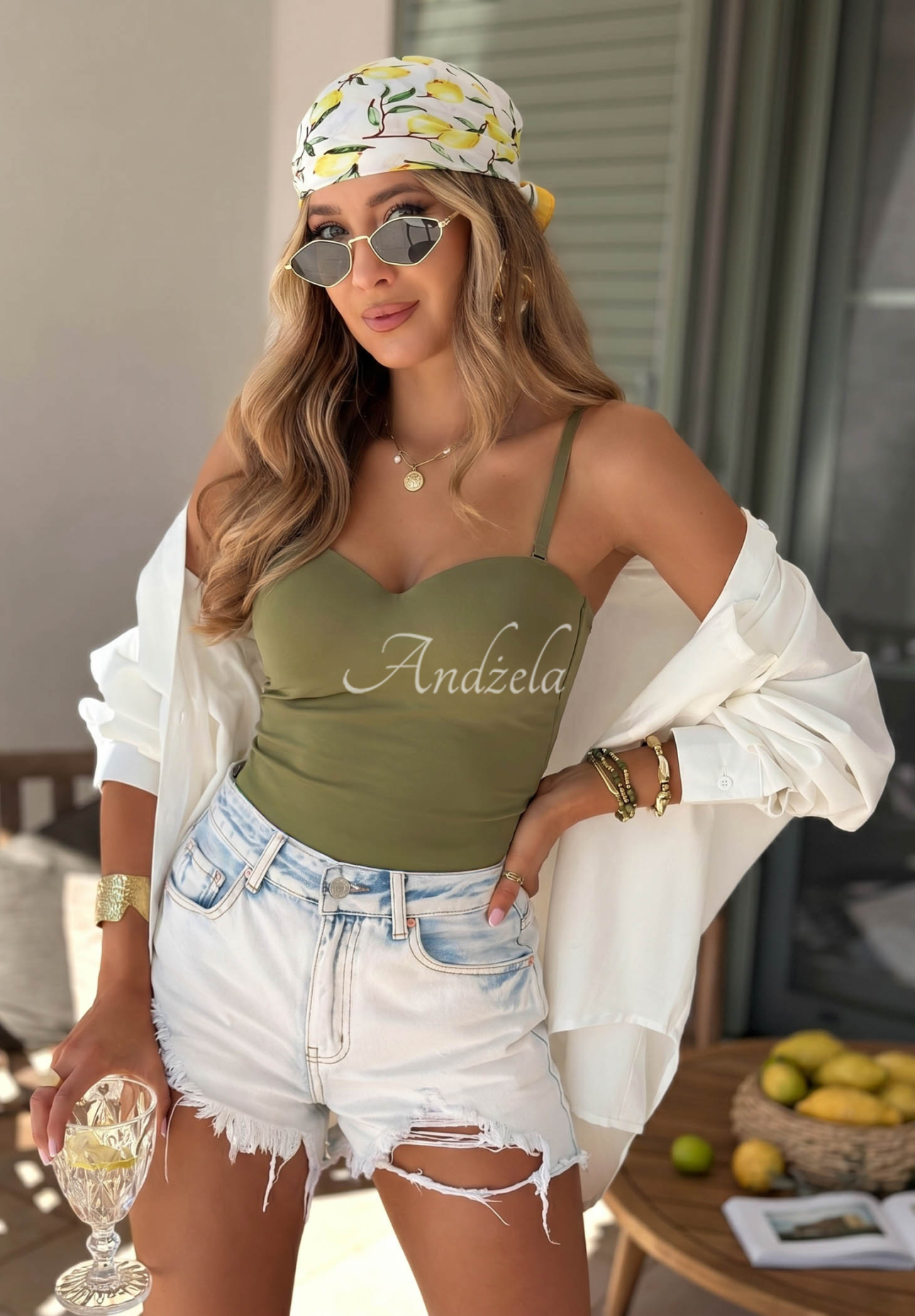 Krótki top na ramiączkach Basic Feelings oliwkowy