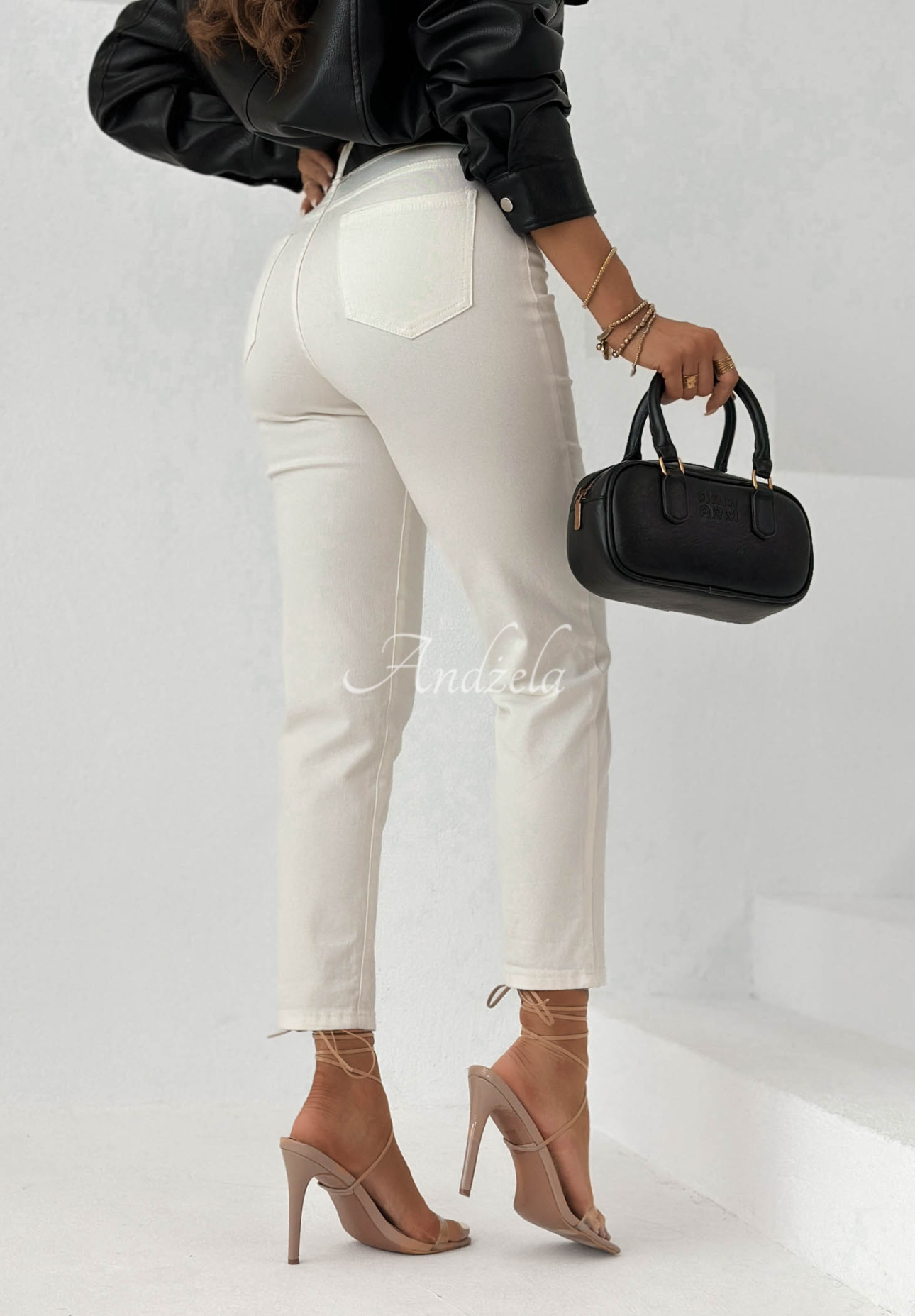 Mom-fit jeans with a belt by Time Passes in ecru