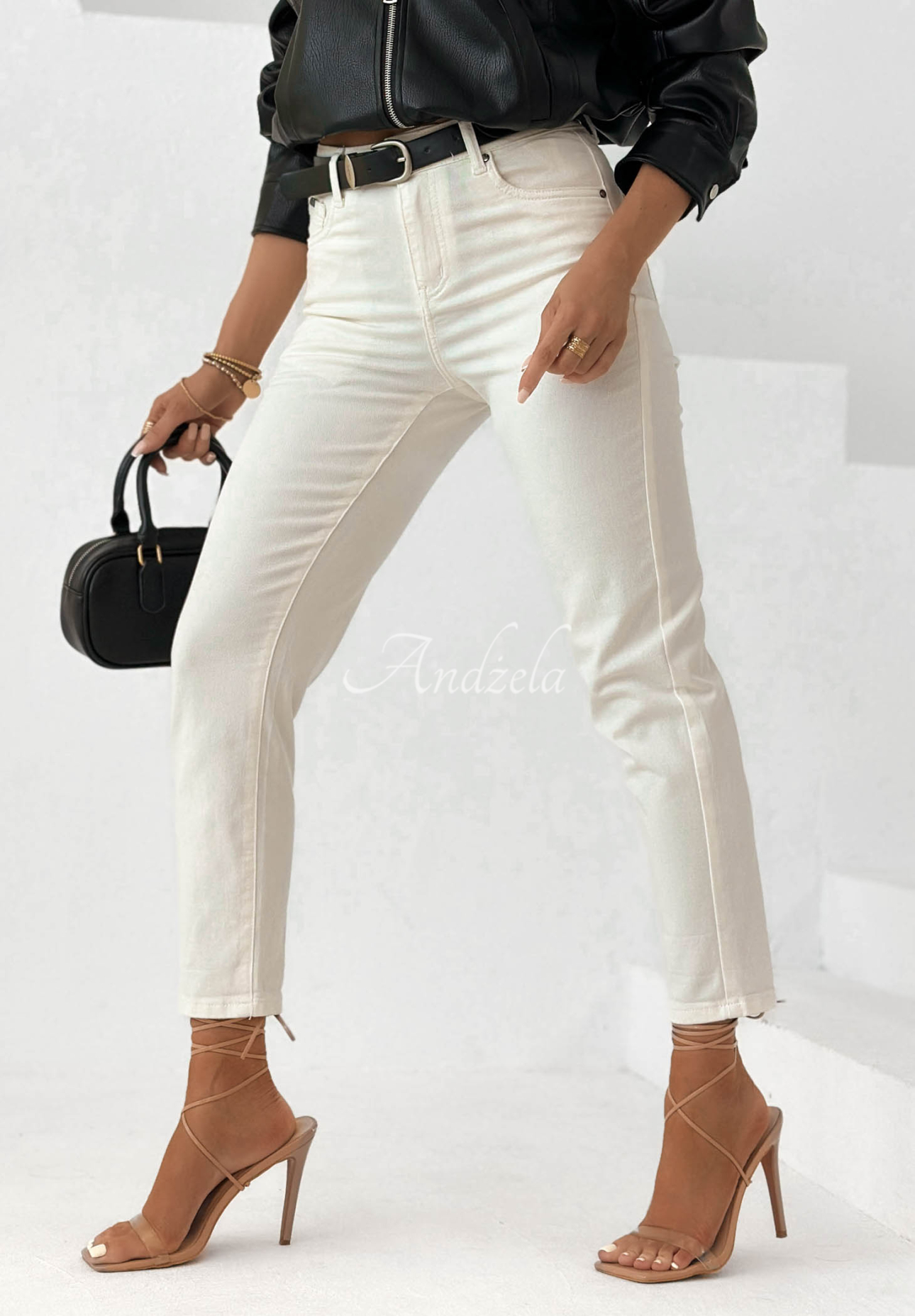 Mom-fit jeans with a belt by Time Passes in ecru