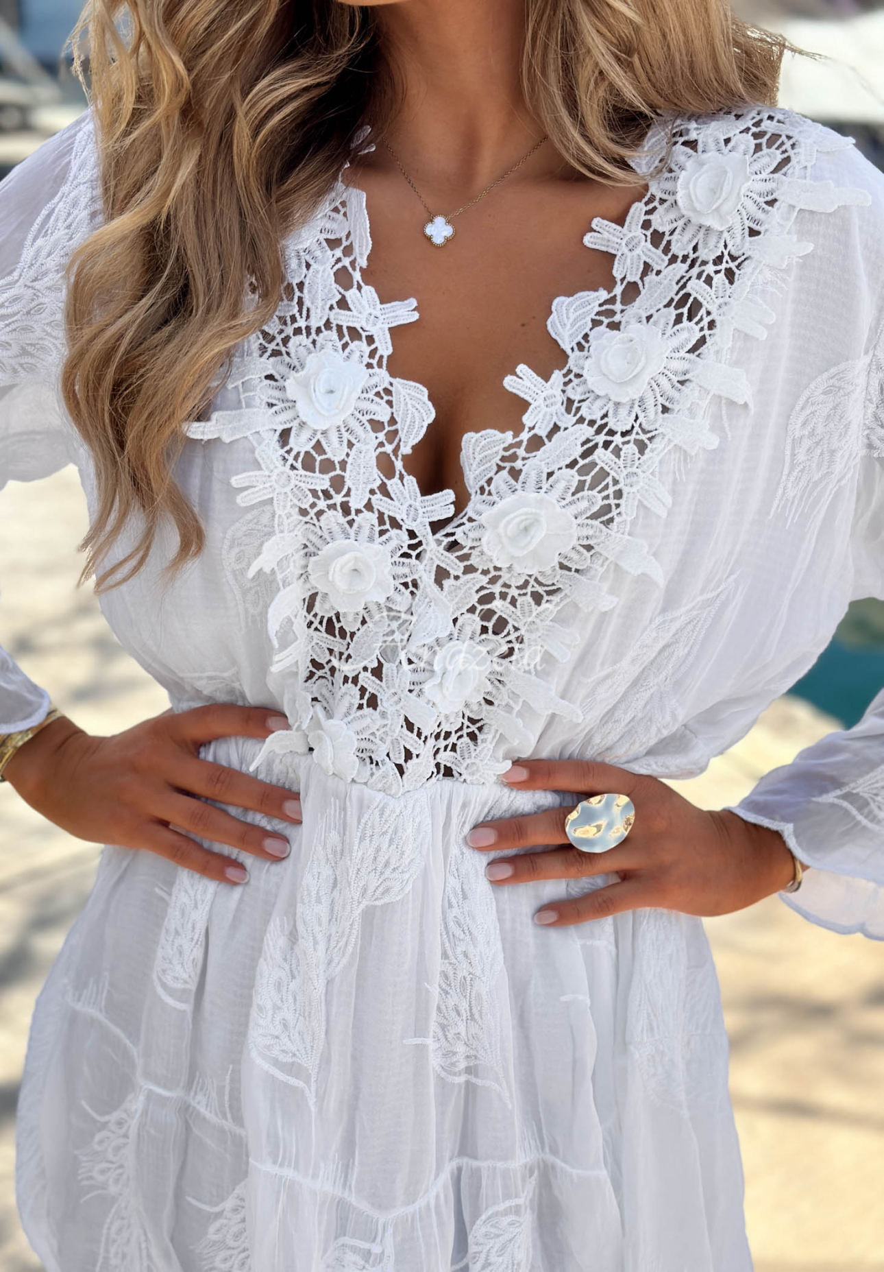 Haftowana sukienka z koronką boho z wiskozy Summer Lady biała