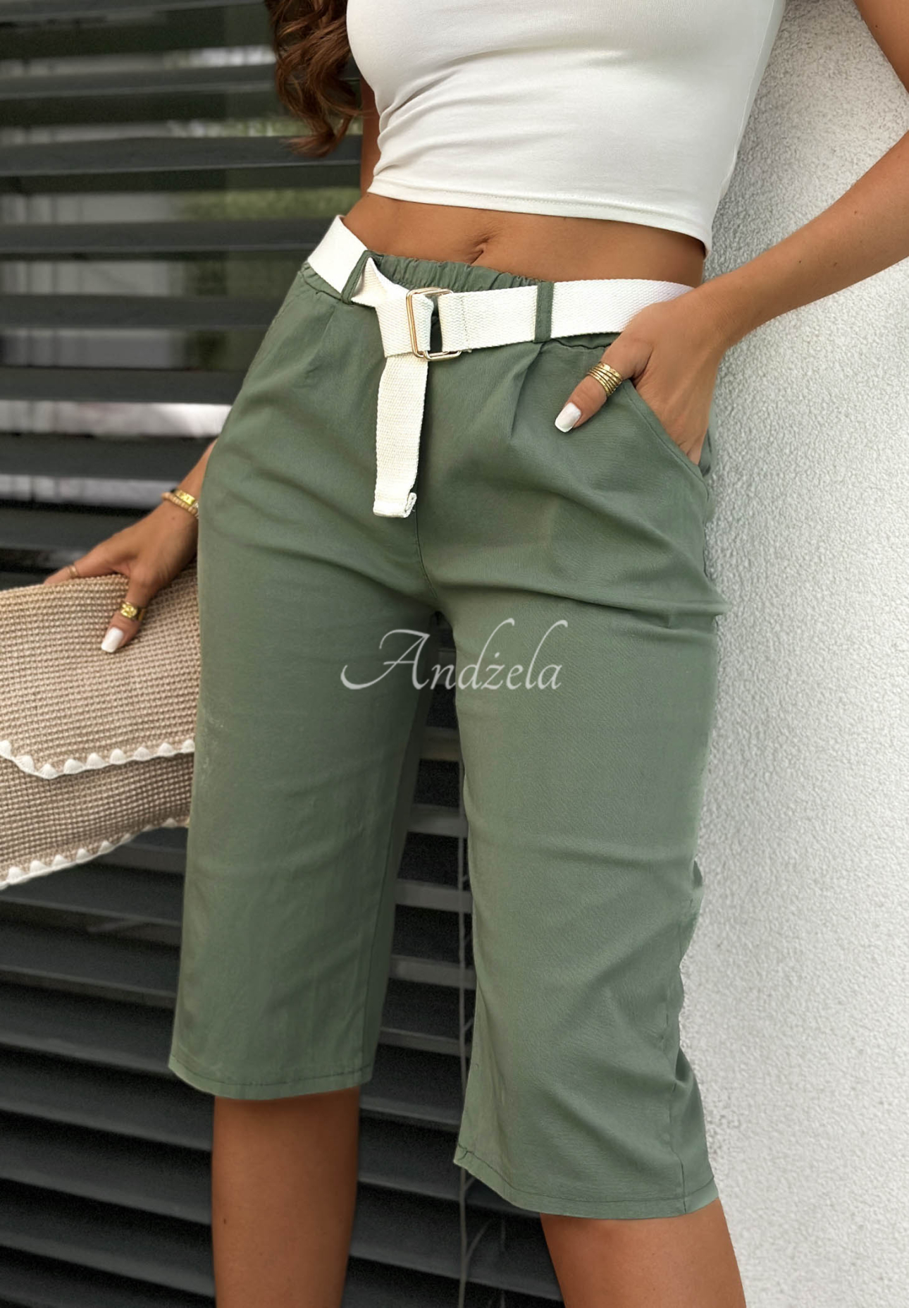 Wiskozowe spodenki bermudy z paskiem Sunset Day khaki