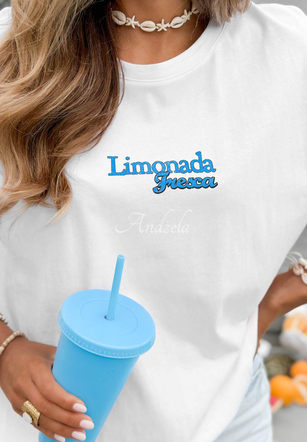 White and blue cotton T-shirt with "Limonada Fresca" print