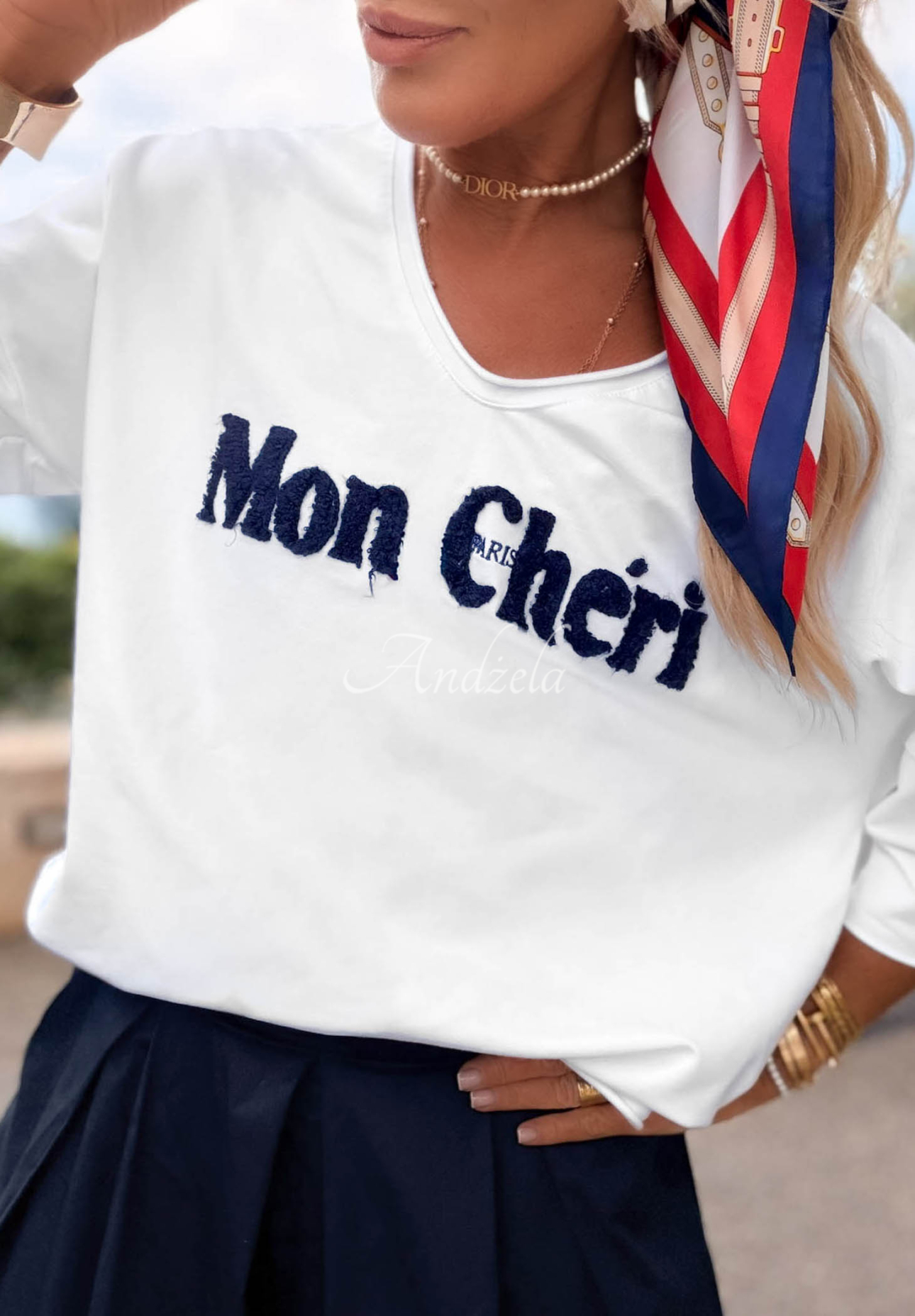 Bawełniany T-shirt z napisem Mon Cheri Paris biało-granatowy