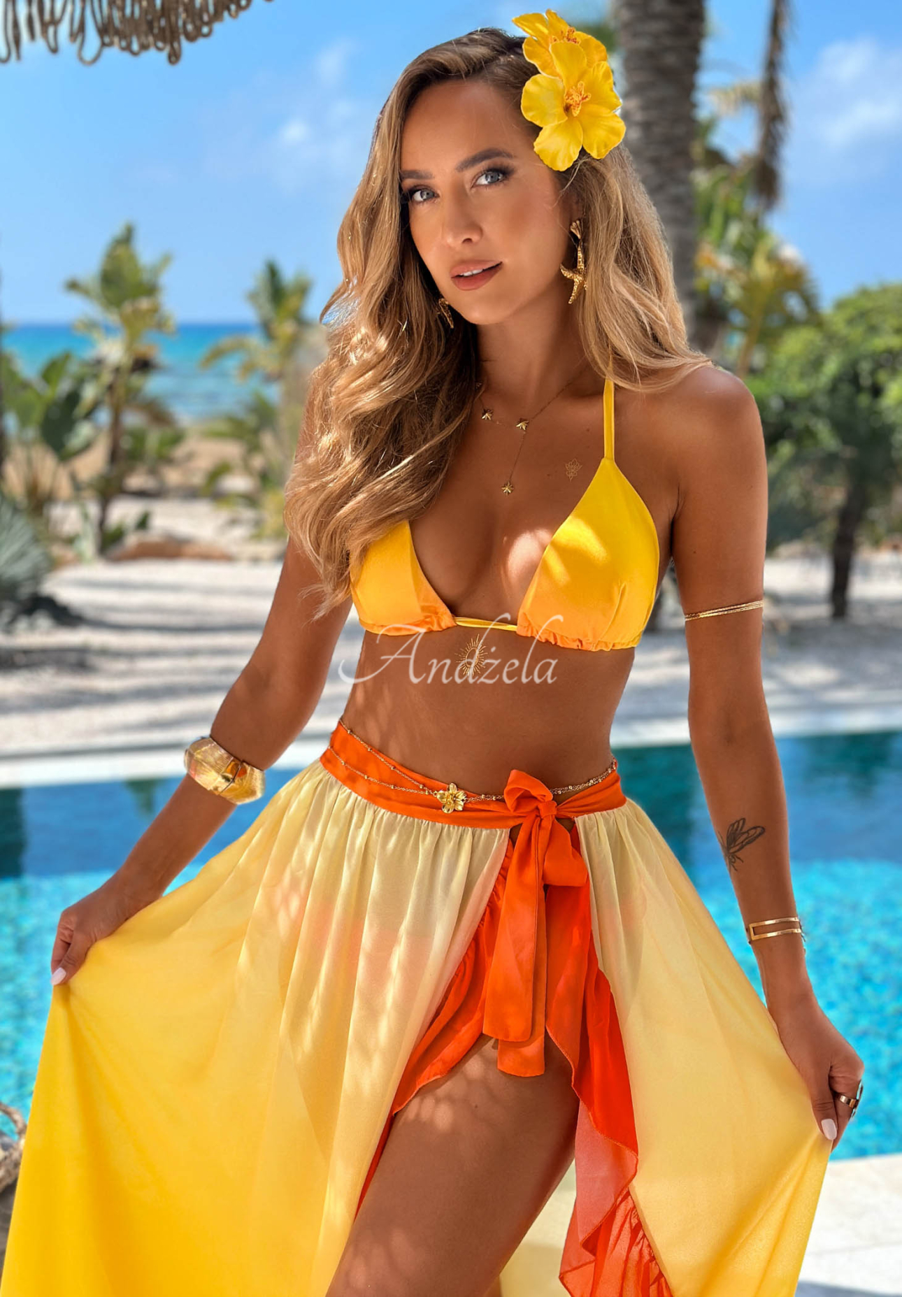 Komplet kostium kąpielowy bikini i pareo z falbankami Aloha Sunset żółto-pomarańczowy