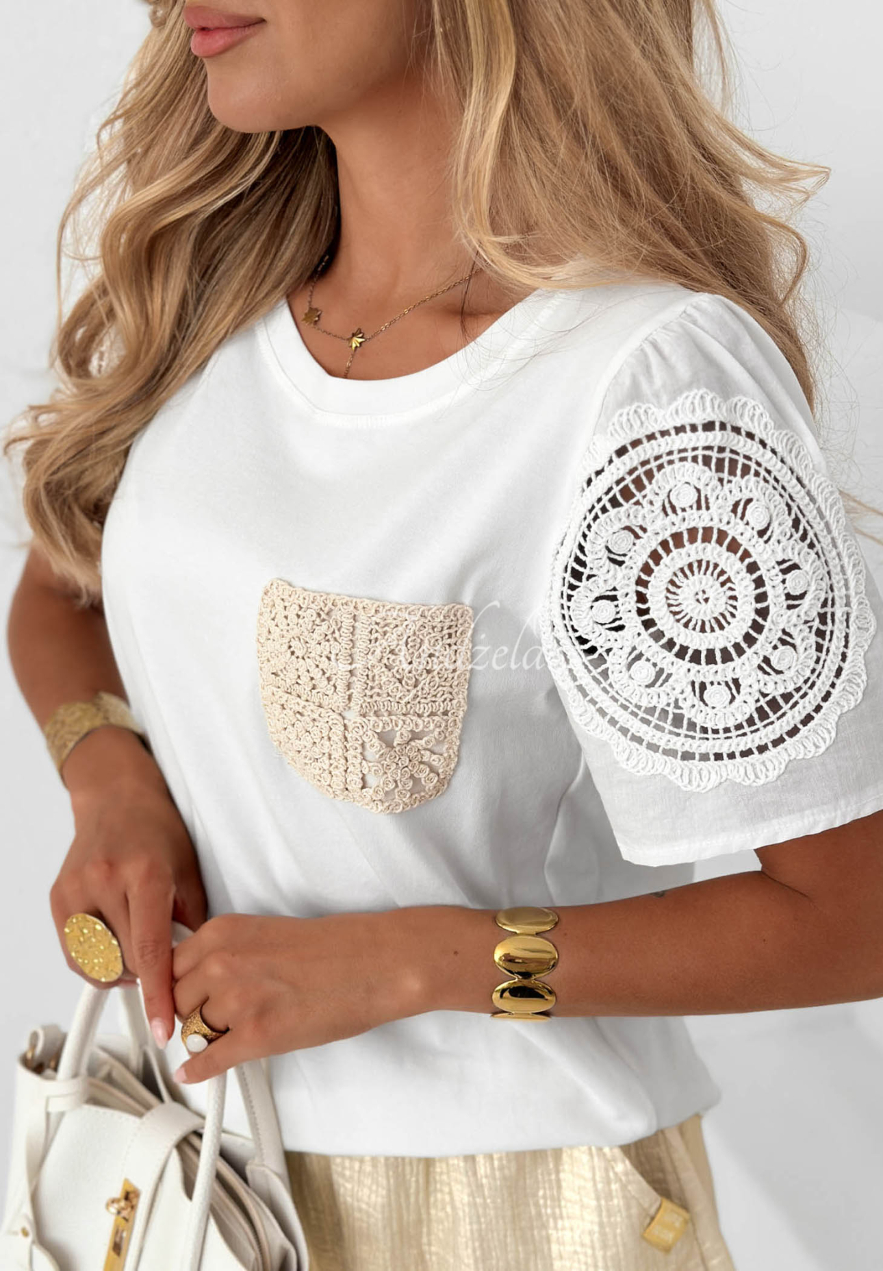 Bawełniany T-shirt z koronką i kieszonką Tropical Pearl biały