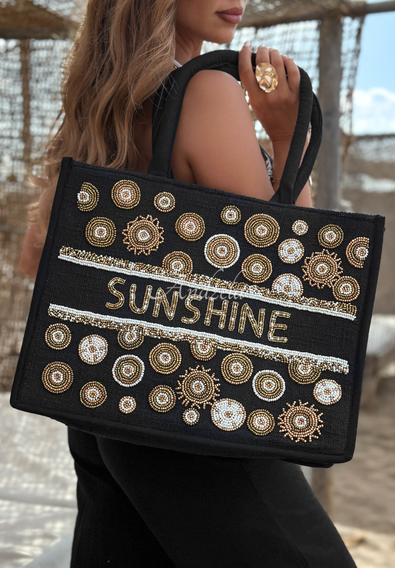 Pleciona torebka wyszywana koralikami boho Sunshine Beads czarna