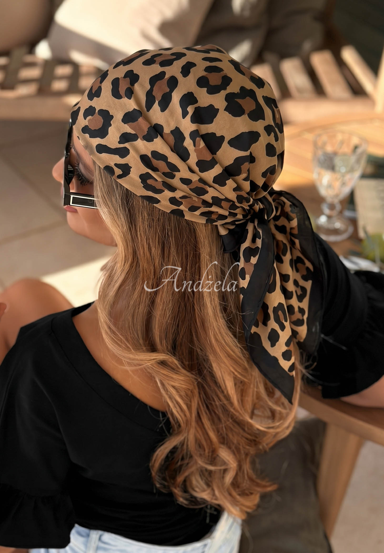 Apaszka w panterkę z wiskozy Leopard Print camelowa