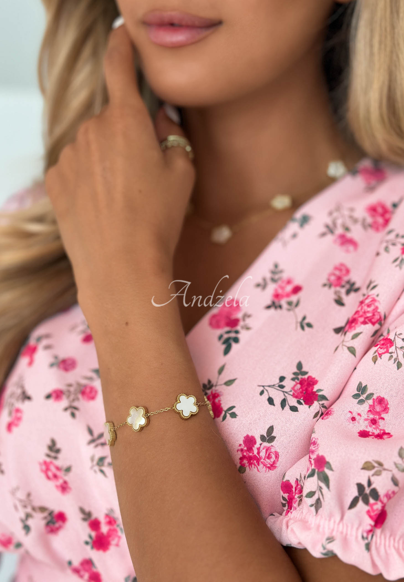 Alhambra Gold and White Clover Bracelet