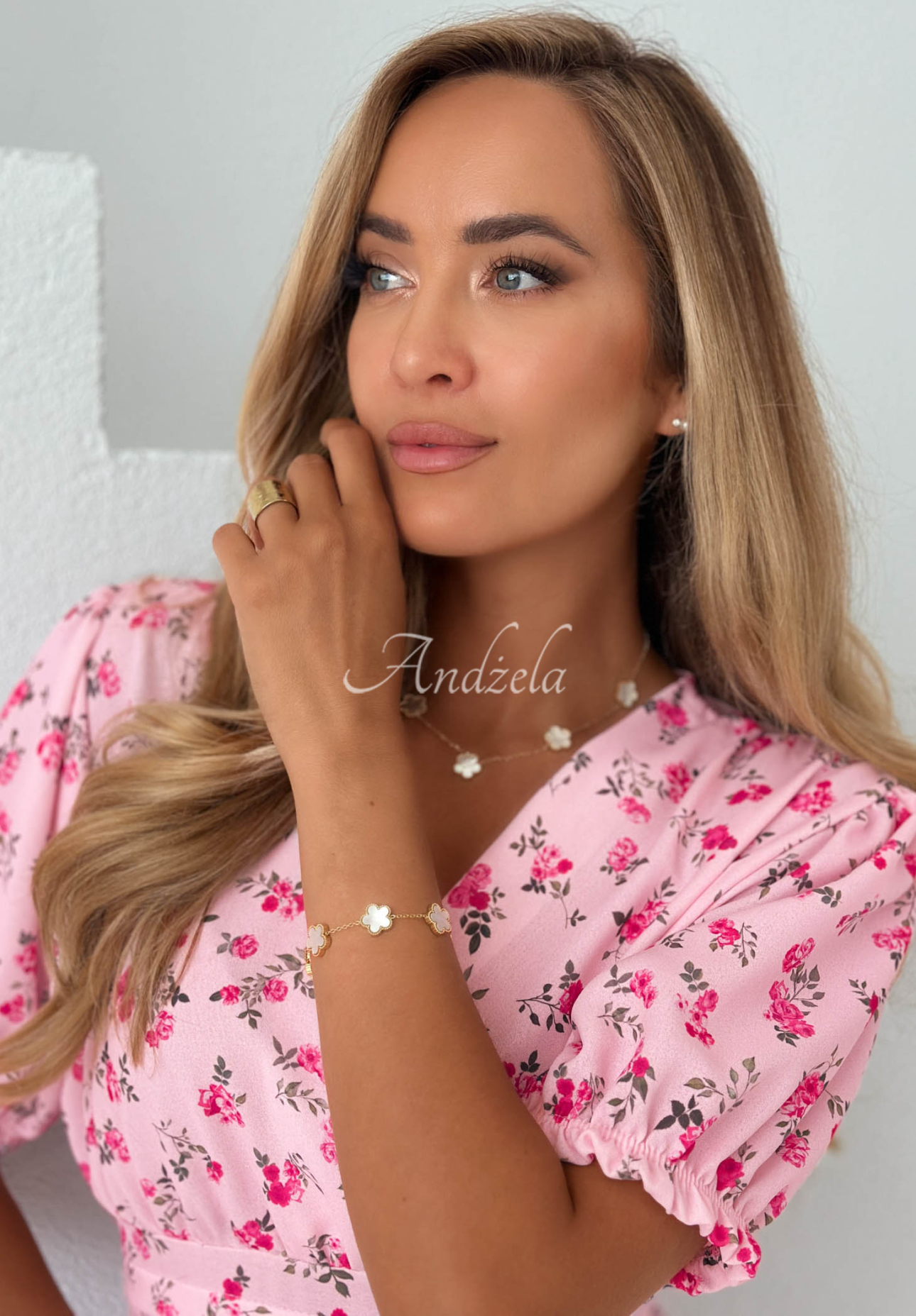 Alhambra Gold and White Clover Bracelet