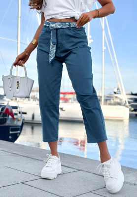 Blue Sun Fade Mom-Fit Jeans with a Belt