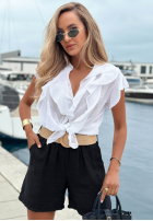 Krótkie materiałowe spodenki z paskiem Coastline Sun białe