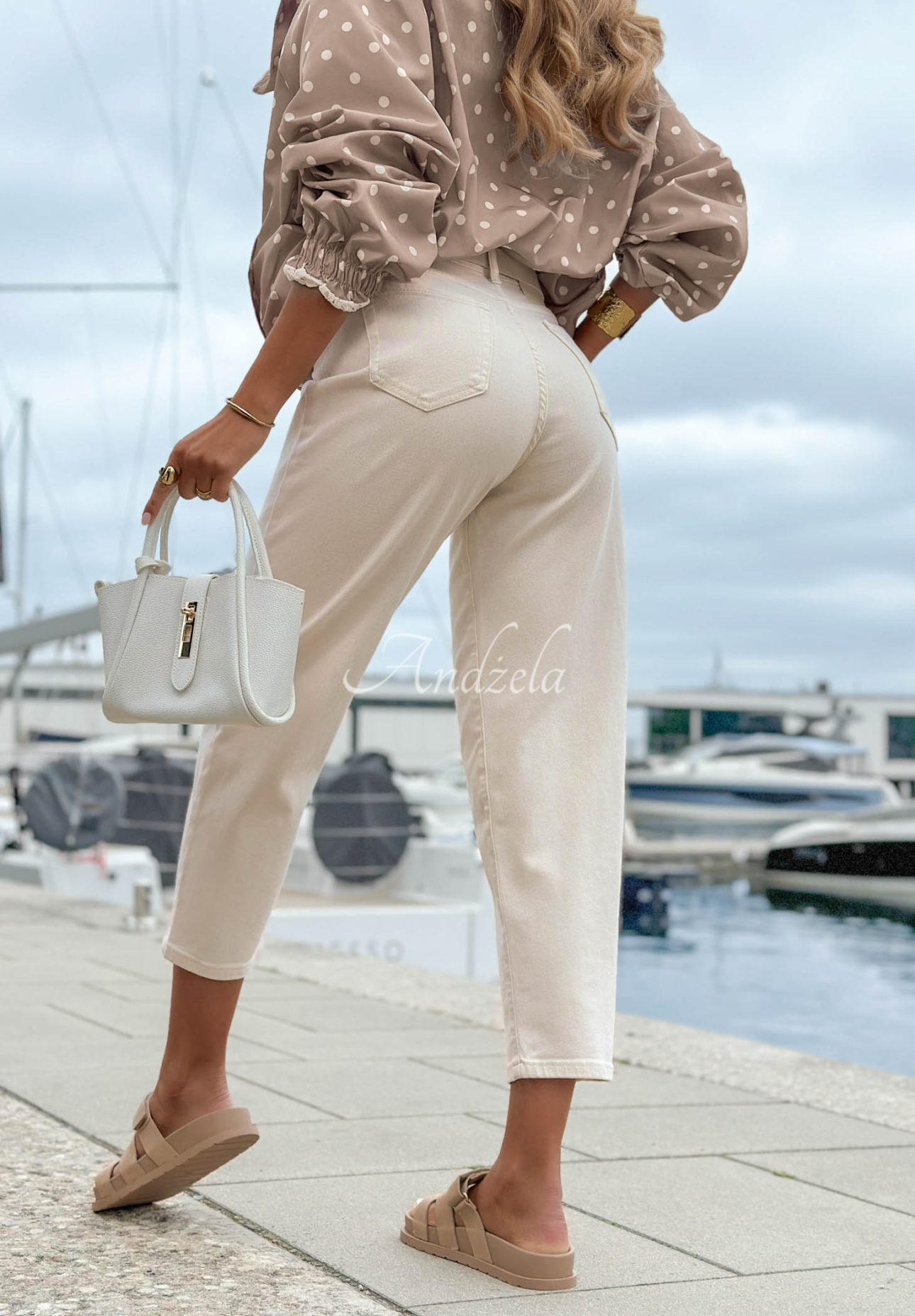 Desert Avenue Light Beige Mom-Fit Jeans with a Belt